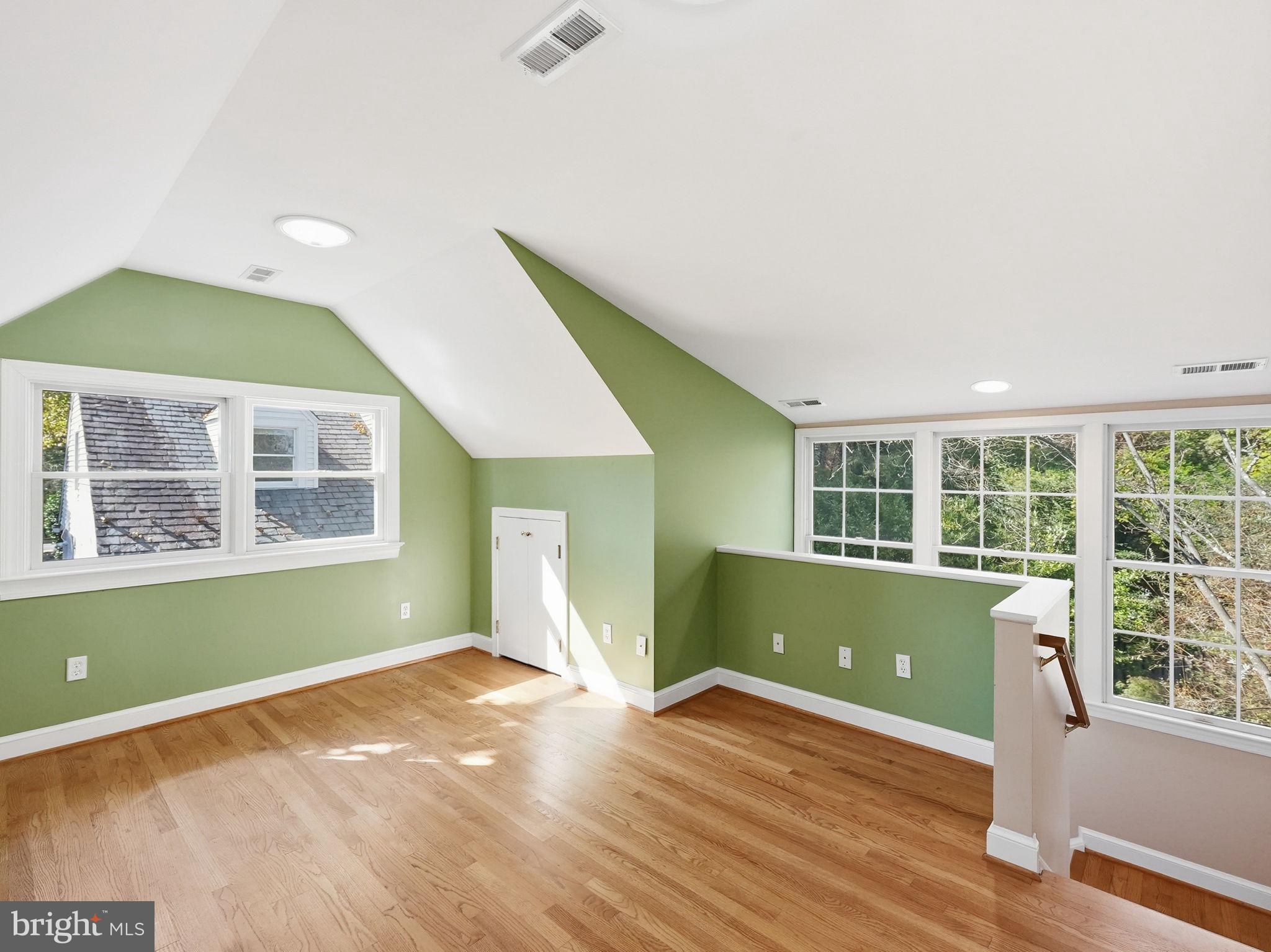 COUNTRY CLUB HILLS - Residential