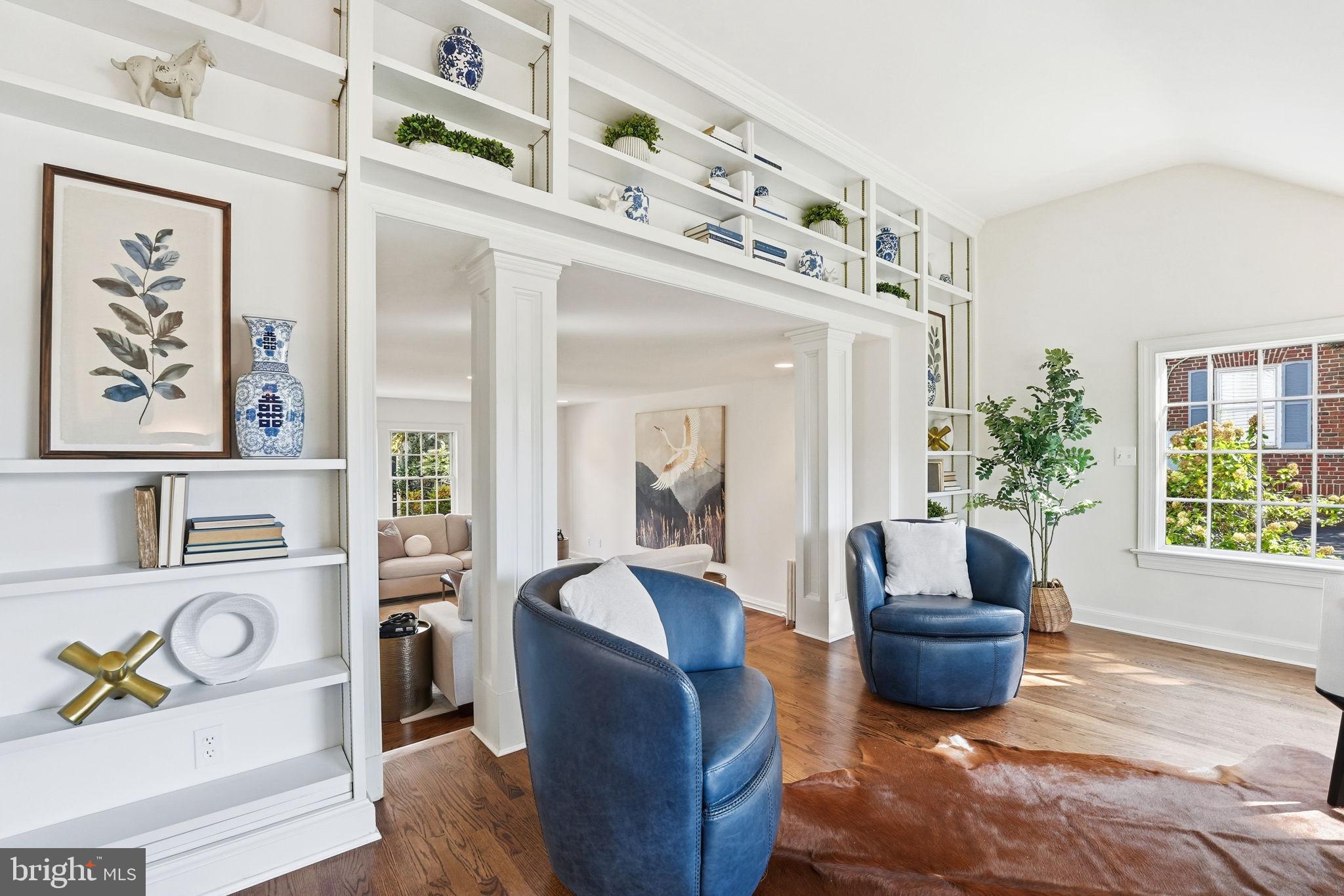 COUNTRY CLUB HILLS - Residential