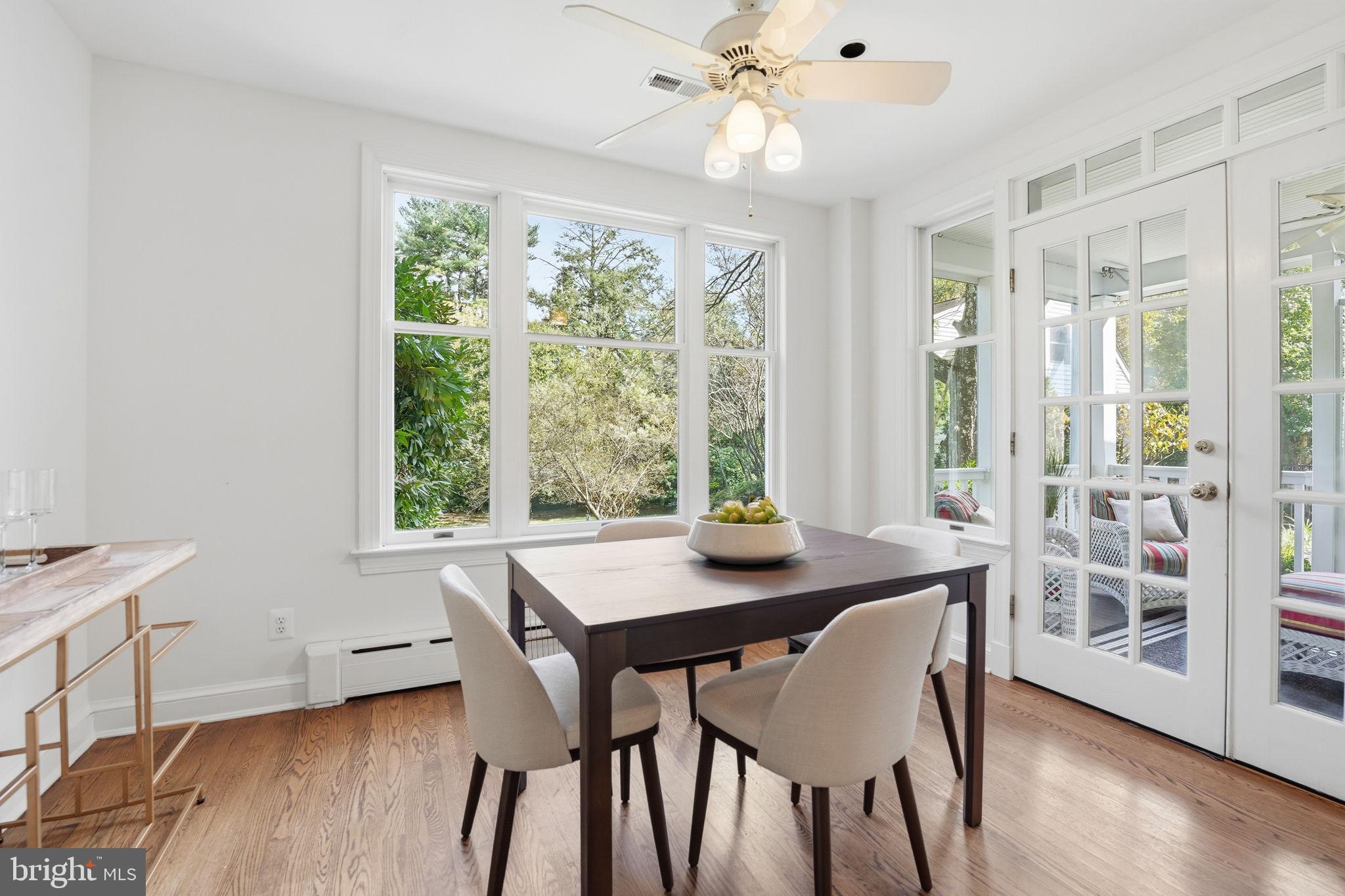 COUNTRY CLUB HILLS - Residential