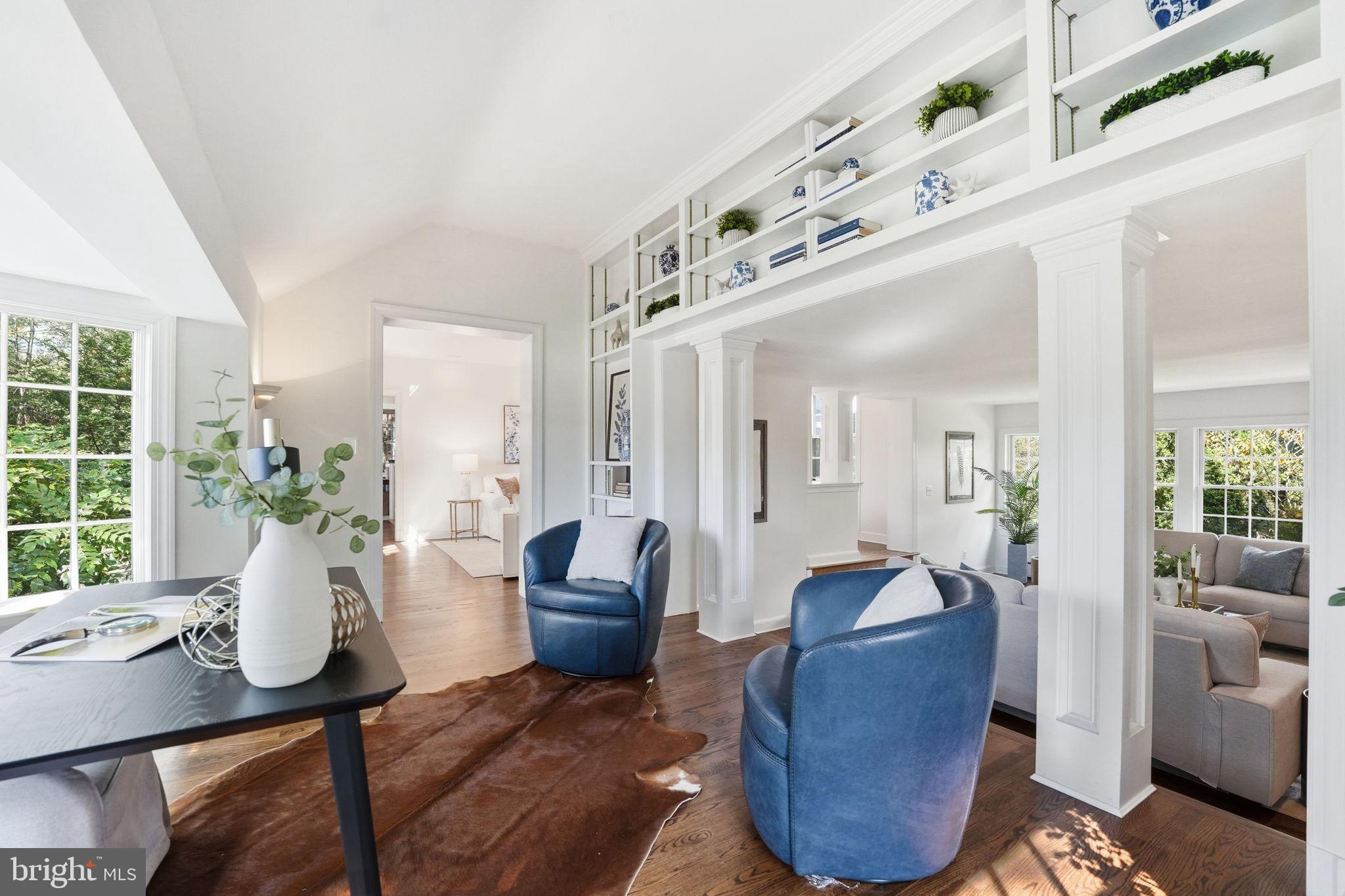 COUNTRY CLUB HILLS - Residential