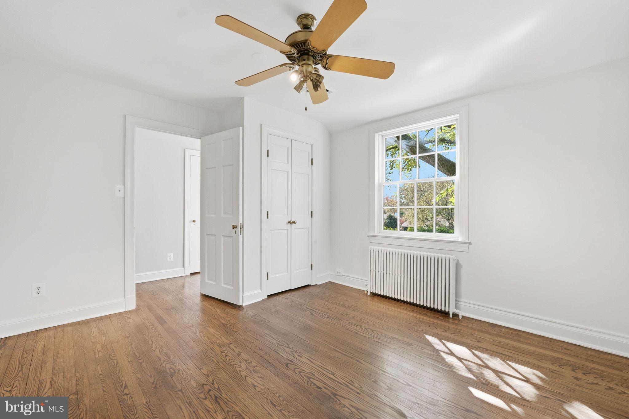 COUNTRY CLUB HILLS - Residential