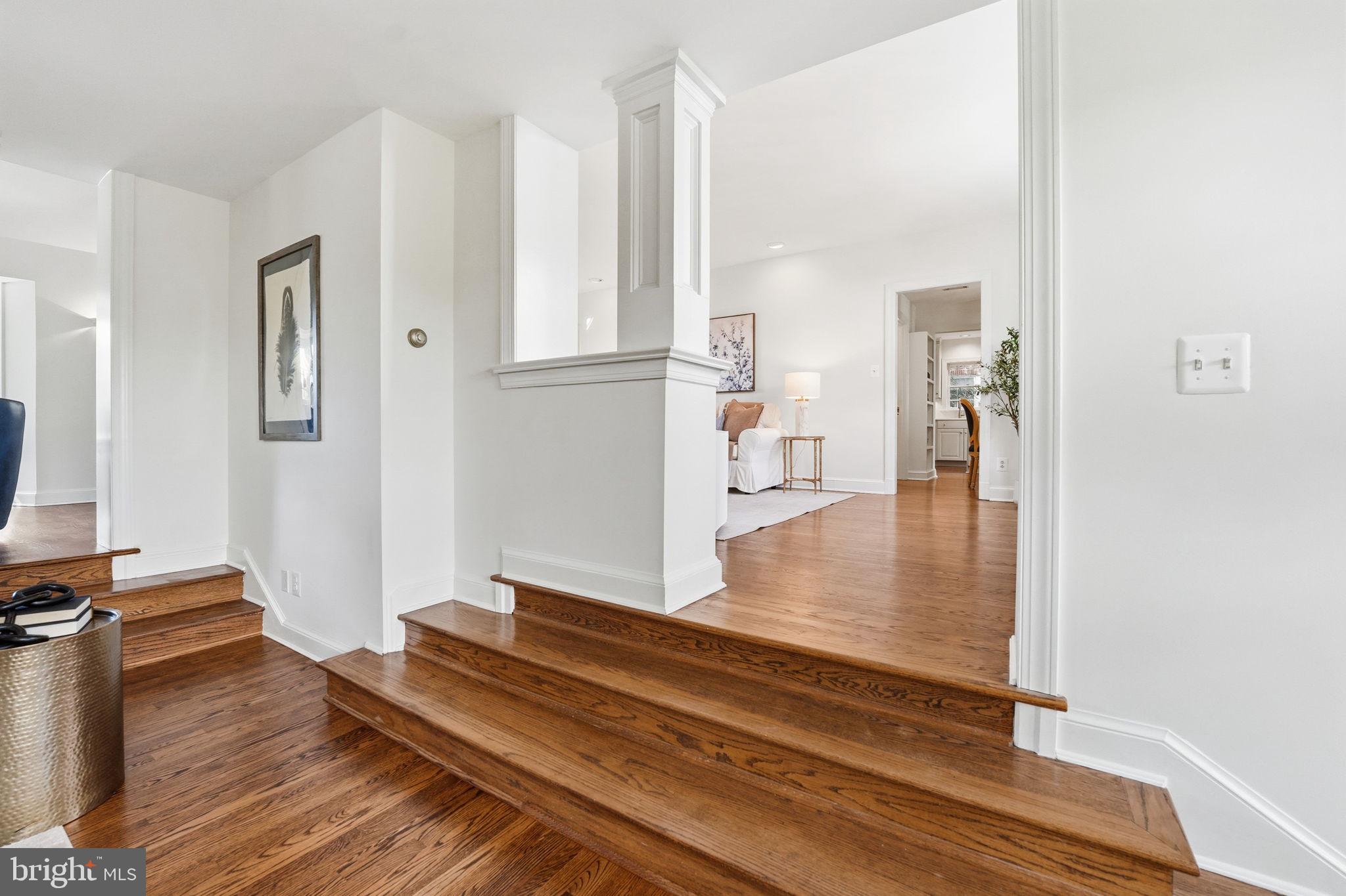 COUNTRY CLUB HILLS - Residential