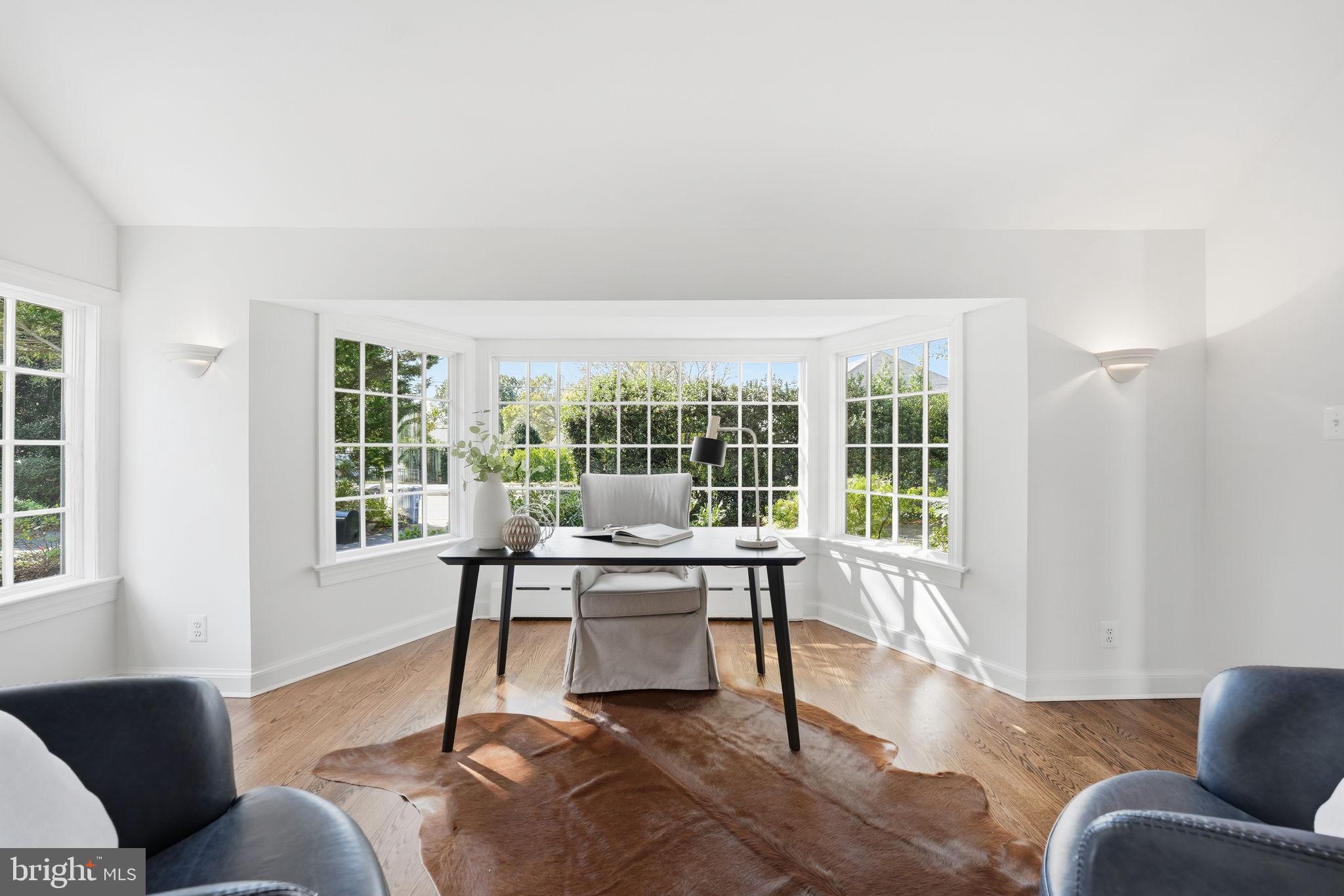 COUNTRY CLUB HILLS - Residential