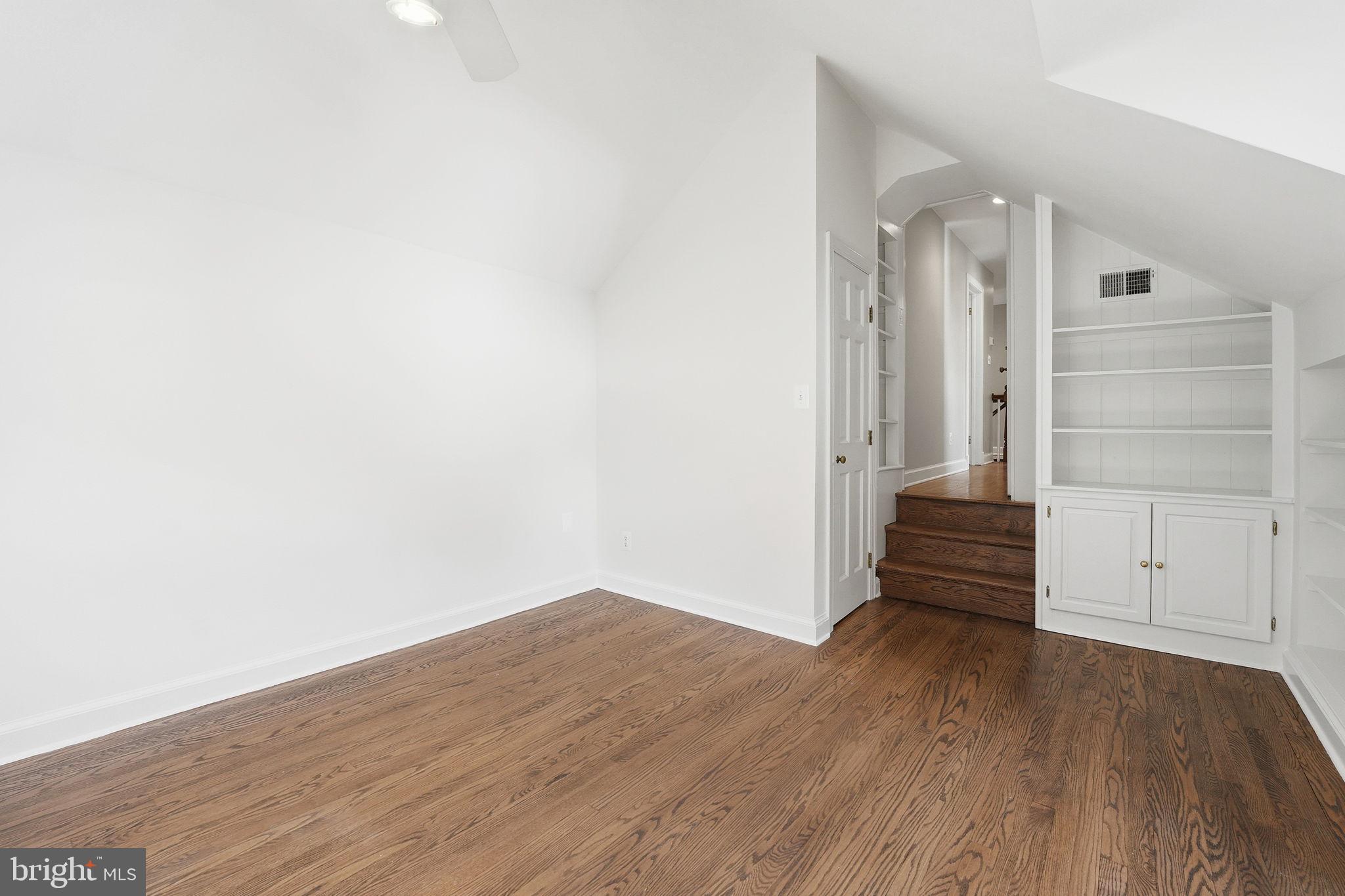 COUNTRY CLUB HILLS - Residential