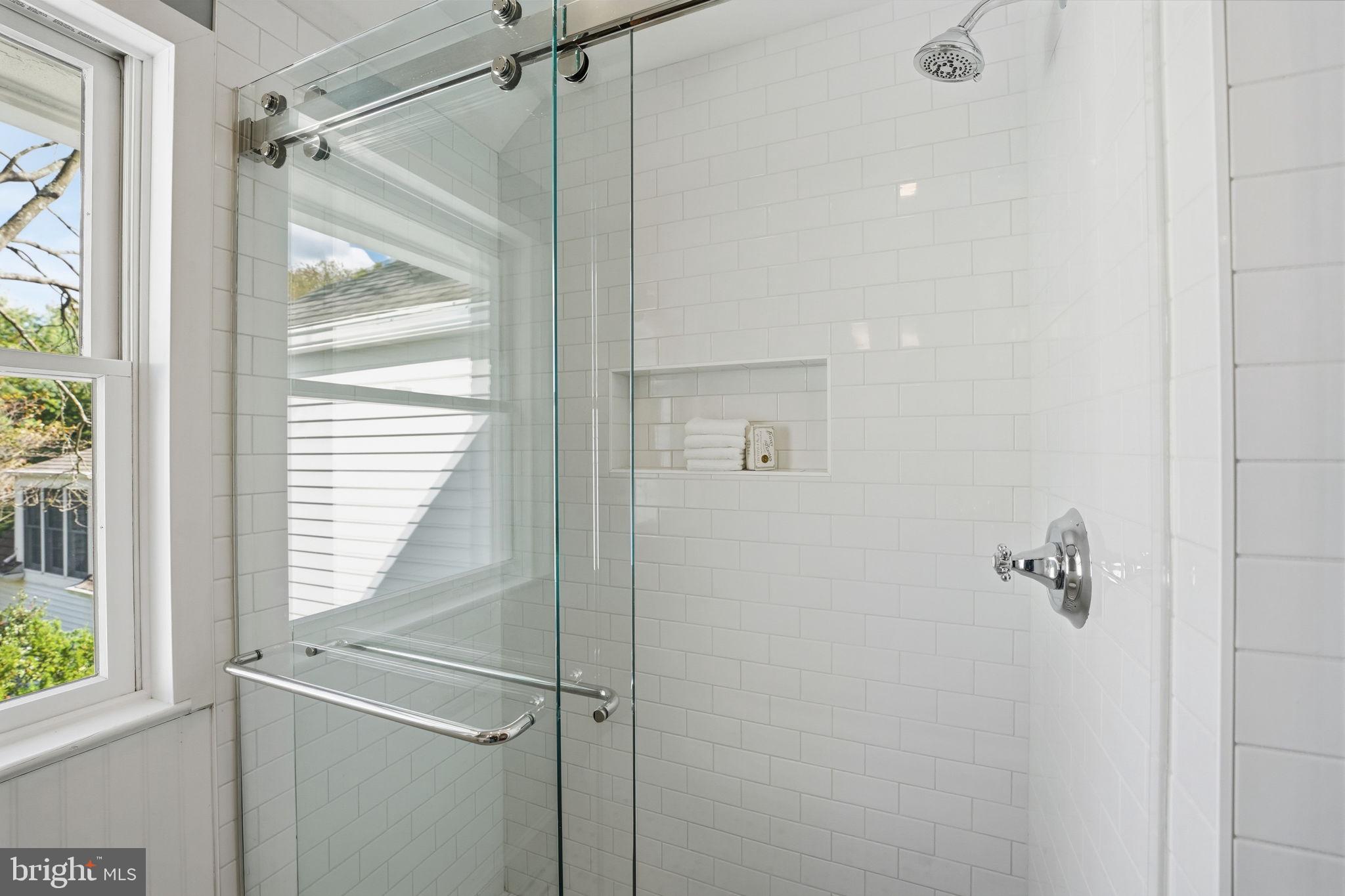 COUNTRY CLUB HILLS - Residential