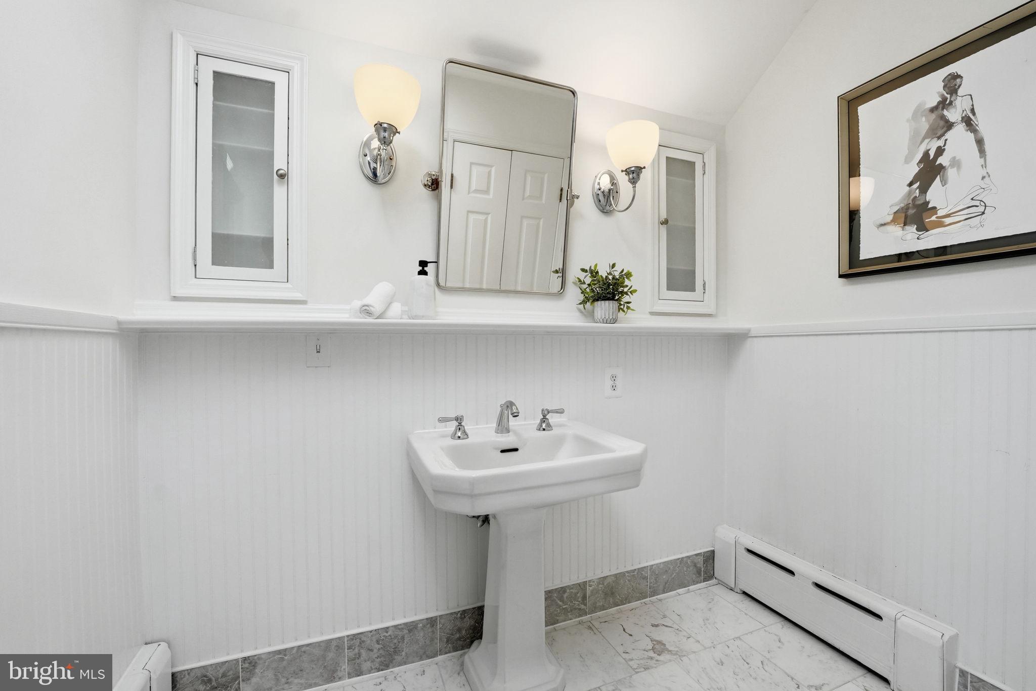 COUNTRY CLUB HILLS - Residential