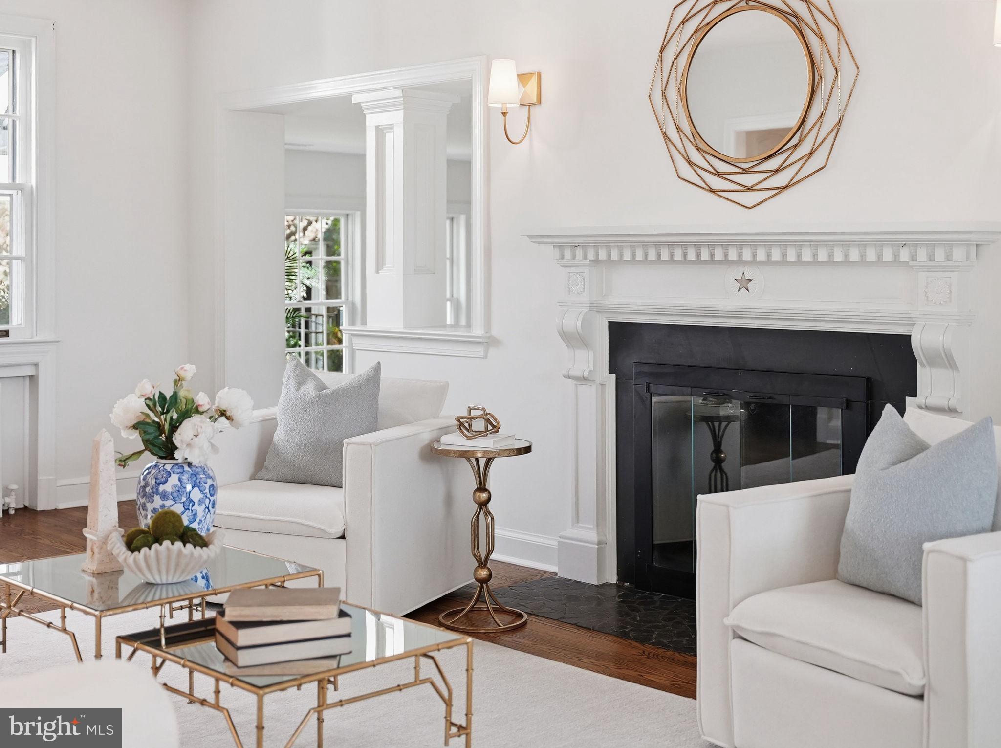 COUNTRY CLUB HILLS - Residential