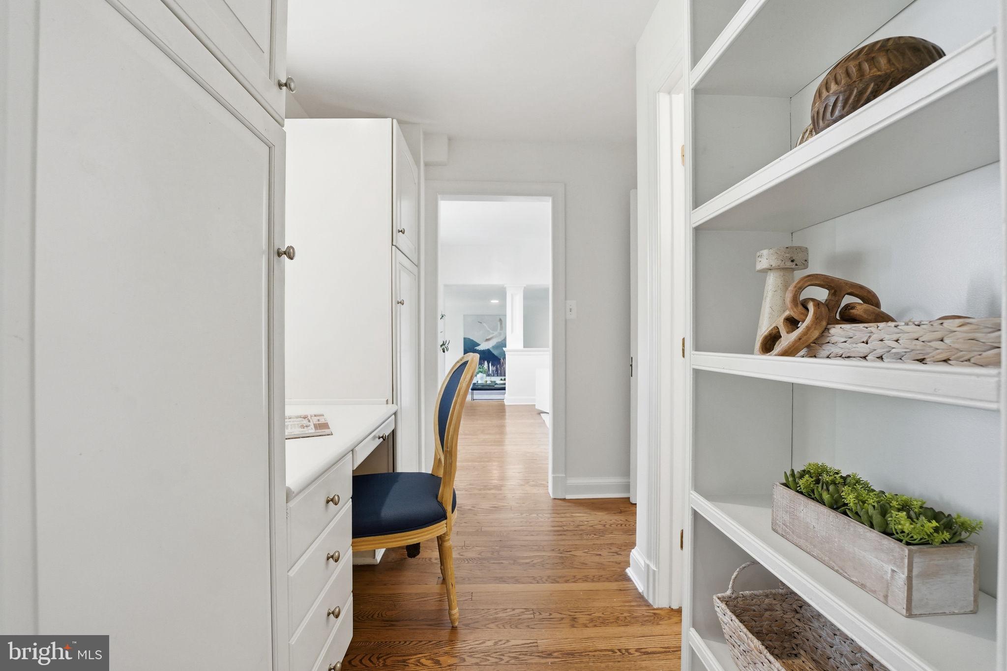 COUNTRY CLUB HILLS - Residential