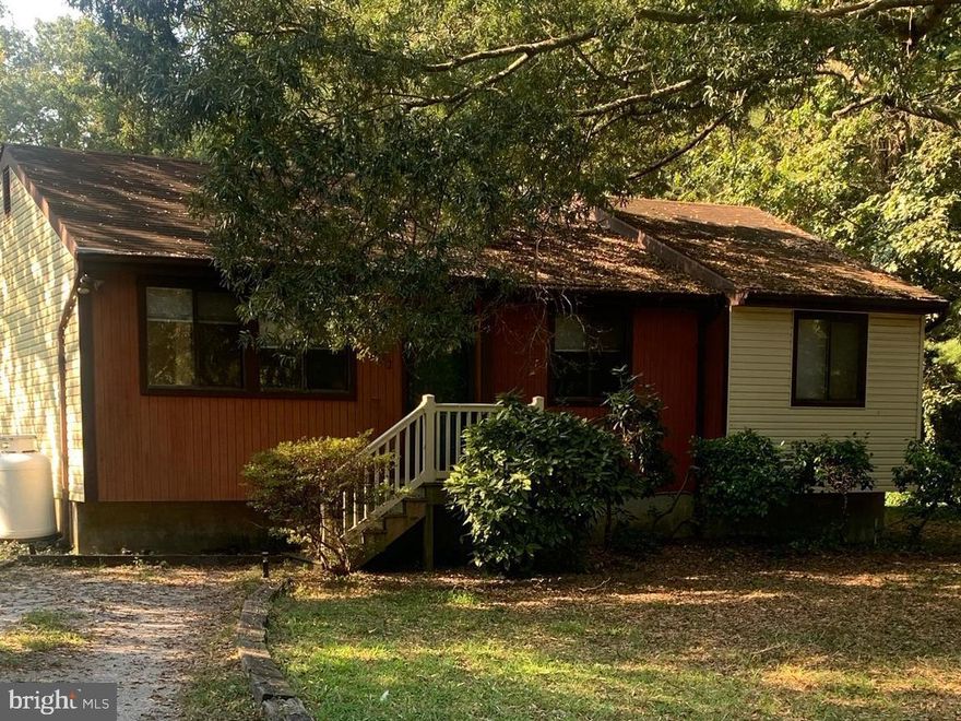 3br/2ba rancher on quiet street is ready for occupancy on October 1st. Fenced in backyard, rear deck, gas fireplace, and more. House being freshly painted. Showings to begin September 13th. *Must submit application prior to showing* Please contact listing agent for application info.