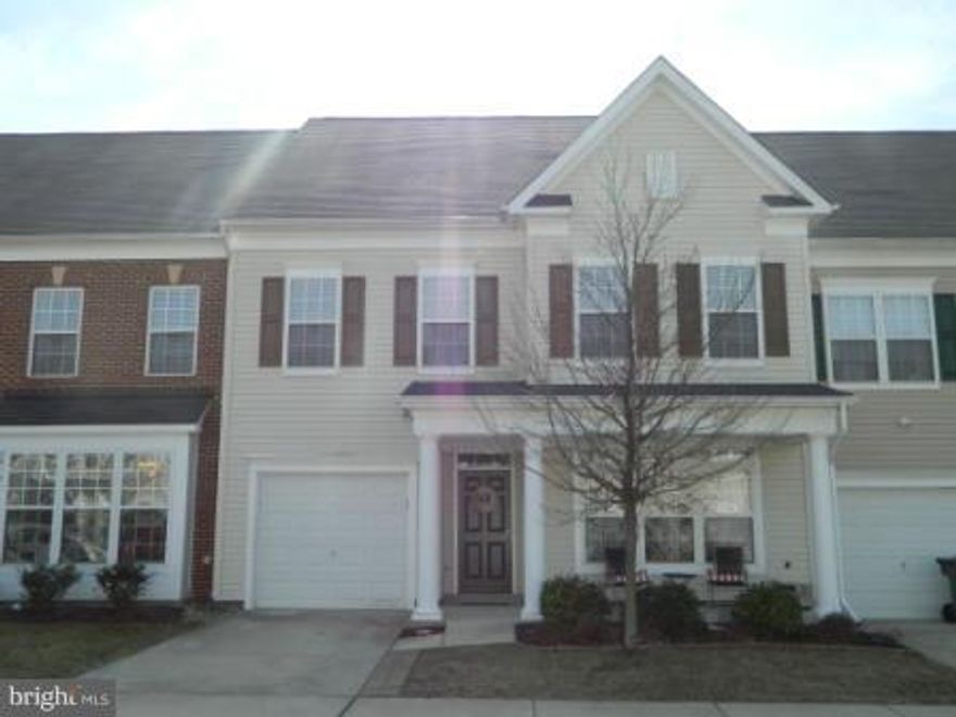 Great 30' wide TH w/ single car garage & 2100 sq ft. of living space. Main lvl w/ front room to use as LR /DR, your choice! Large FR and ,huge KT feat 42" maple cabs, granite counters, SS appliances,beautifiul backsplash & BRKFST Island, UPSTRS is a huge MBR w/on suite 2 WIC's, 2 add LRG BDRS, & LNDRY. Covered Front Porch and LRG deck out back. Includes pool membership. Close to PAX and shopping