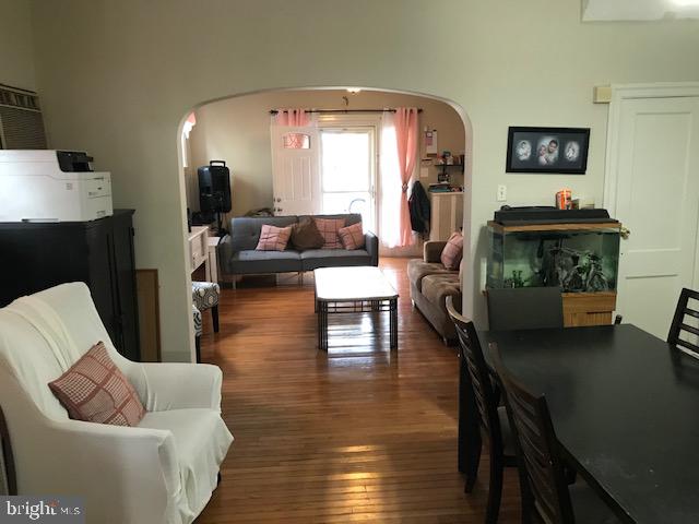 LAWNDALE - Residential