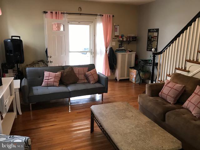 LAWNDALE - Residential