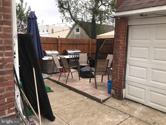 LAWNDALE - Residential