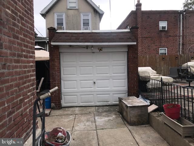 LAWNDALE - Residential