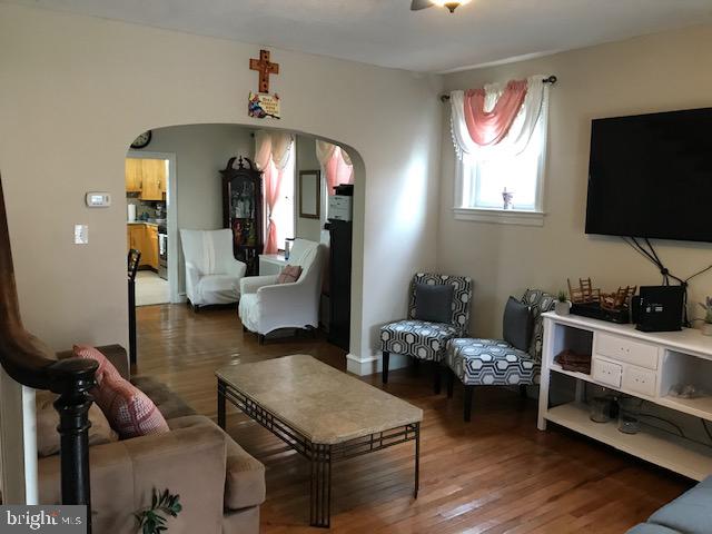 LAWNDALE - Residential