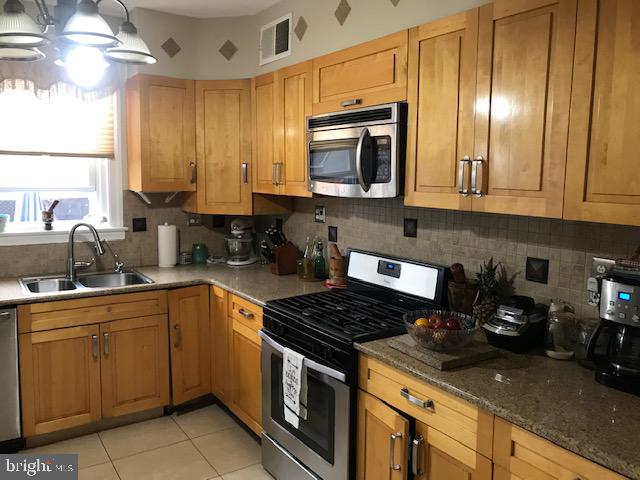 LAWNDALE - Residential