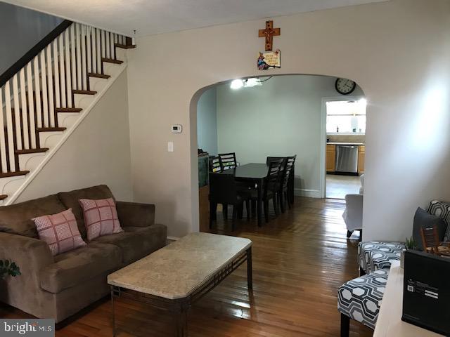LAWNDALE - Residential