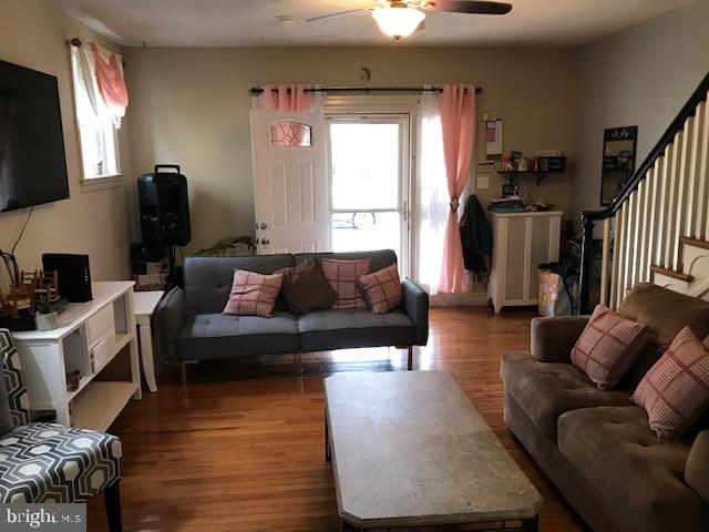 LAWNDALE - Residential