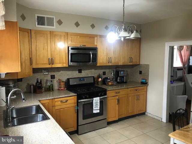 LAWNDALE - Residential