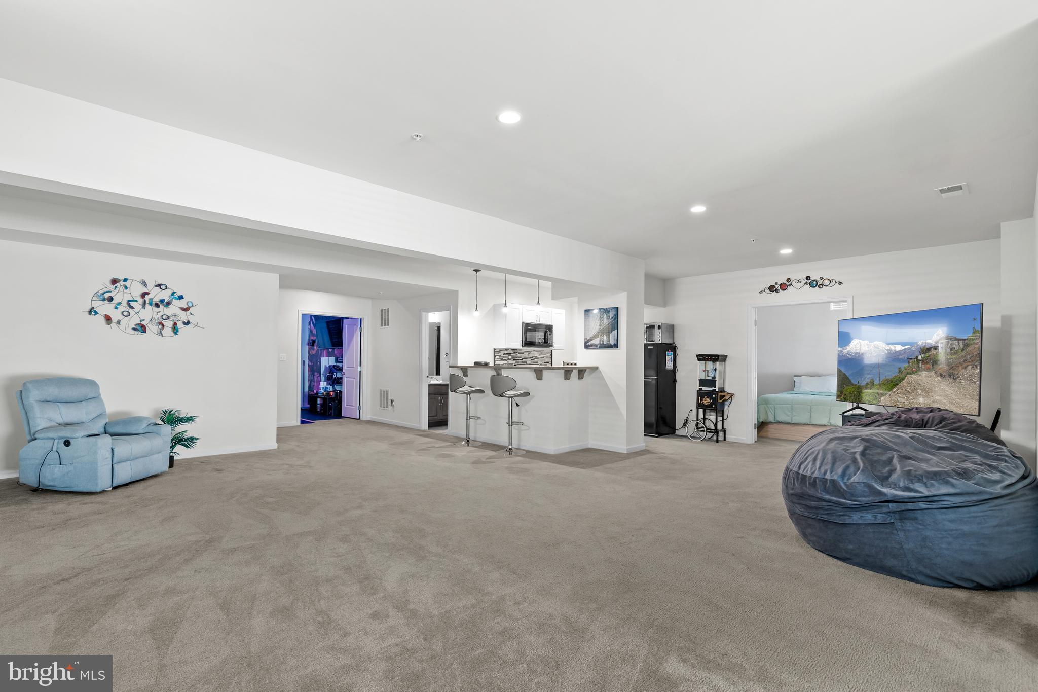 MARLBORO RIDGE - Residential