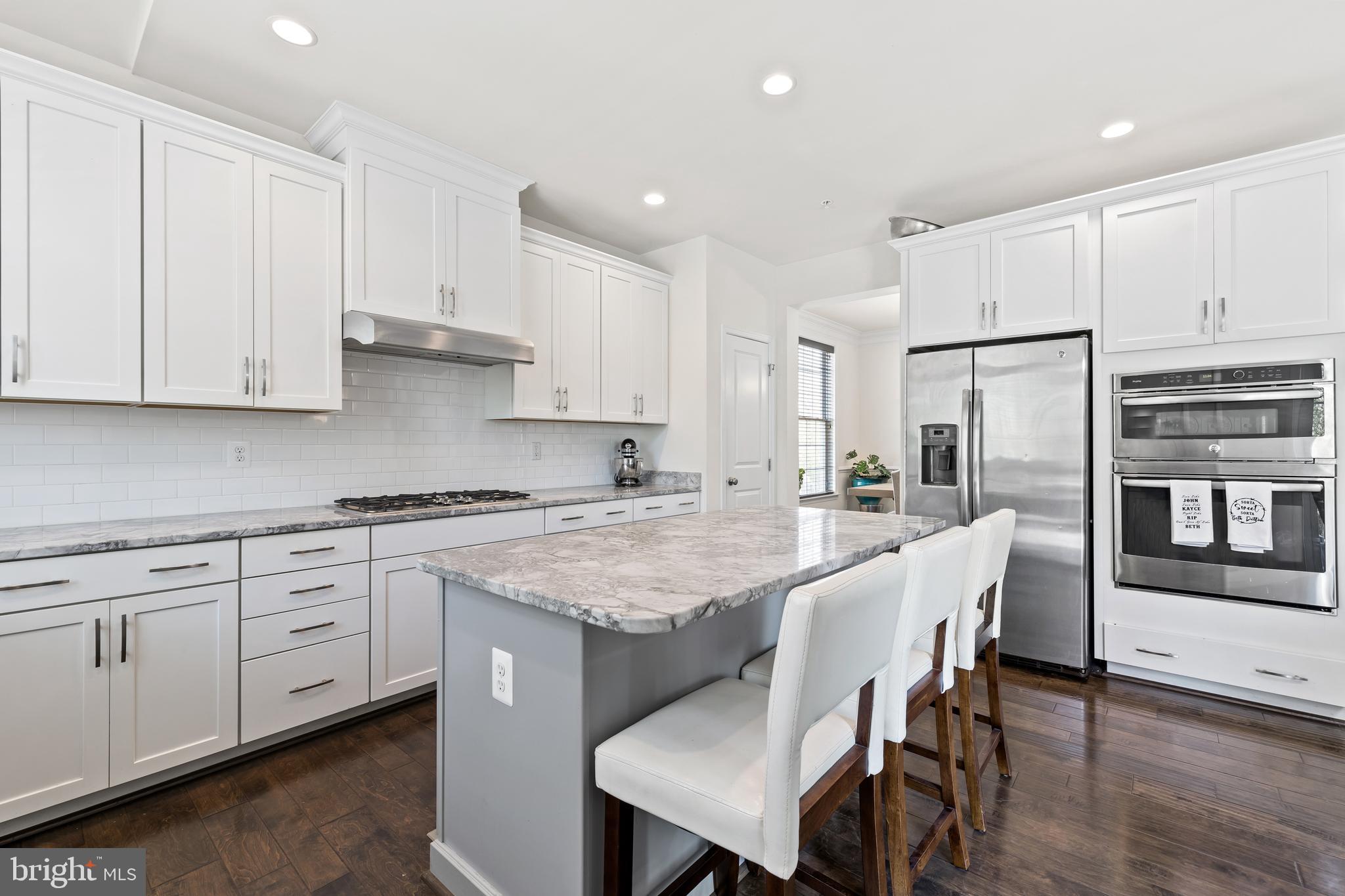 MARLBORO RIDGE - Residential