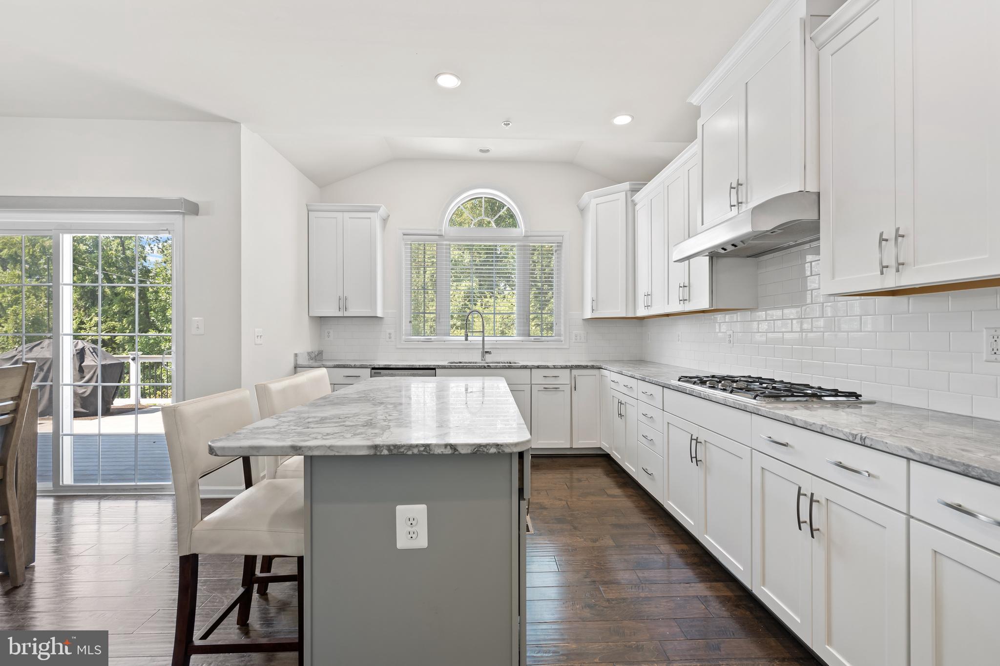 MARLBORO RIDGE - Residential