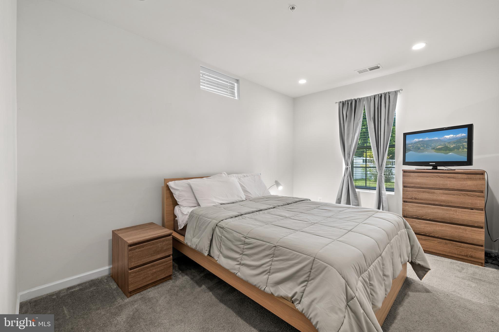 MARLBORO RIDGE - Residential