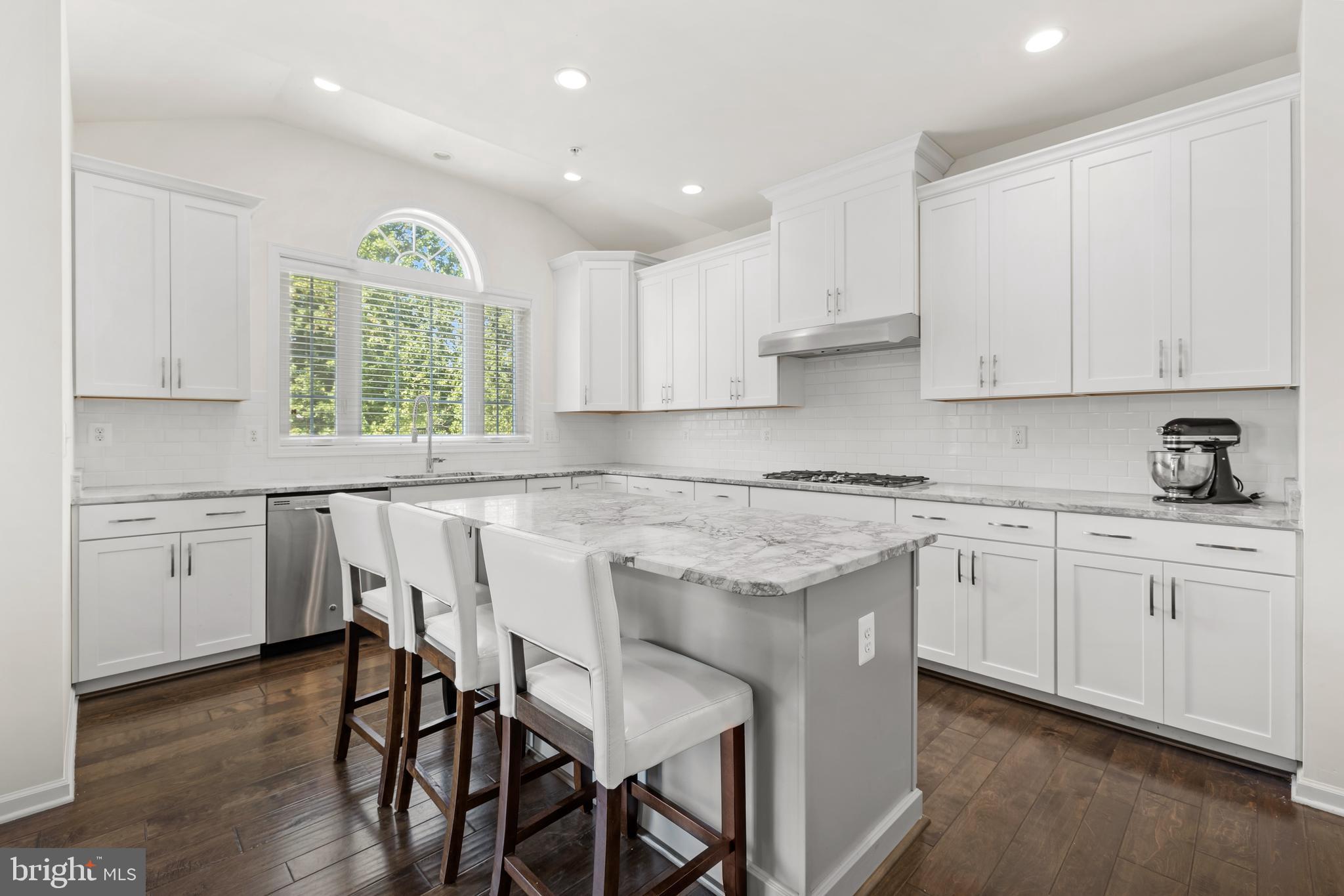 MARLBORO RIDGE - Residential