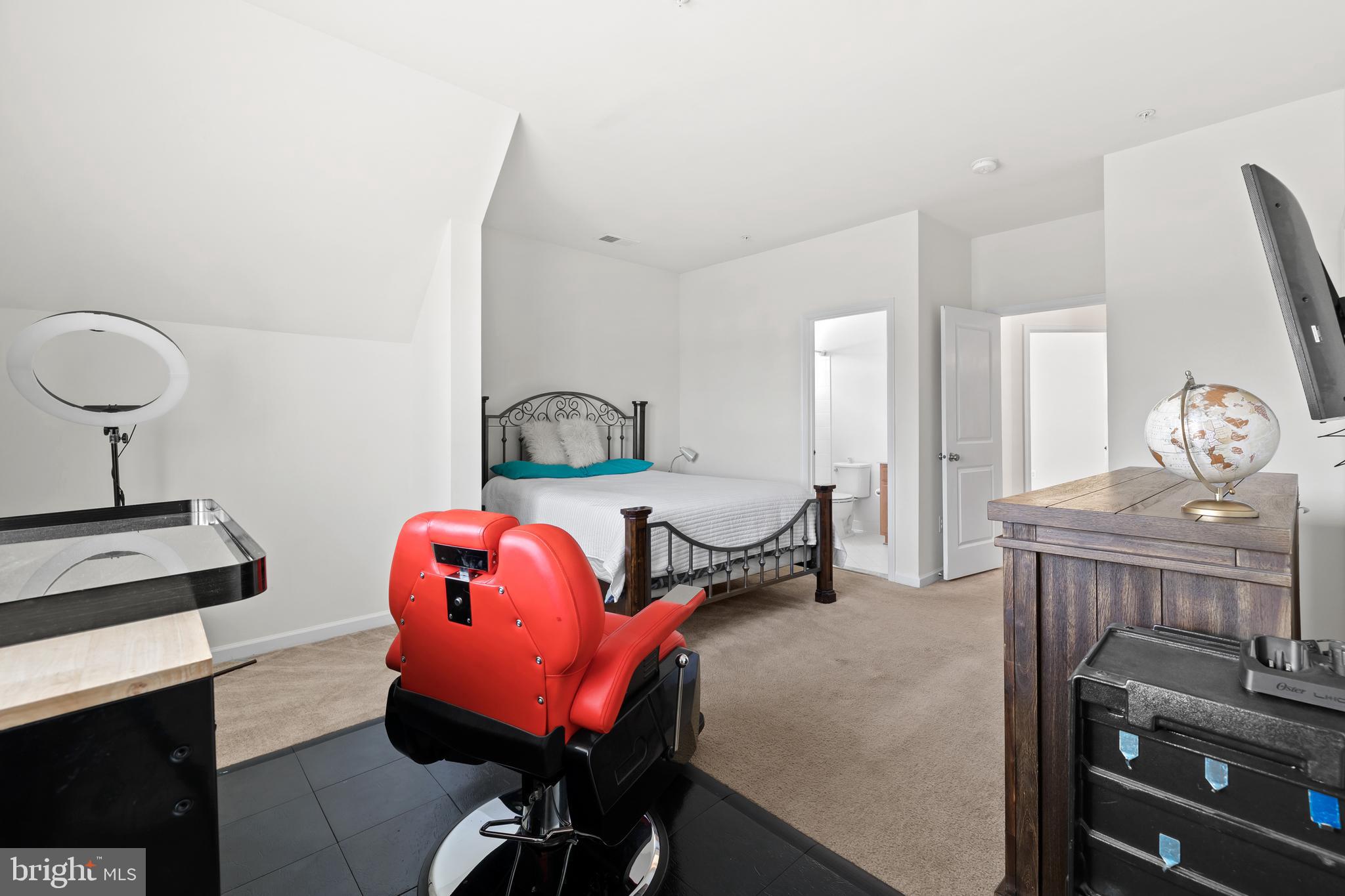 MARLBORO RIDGE - Residential