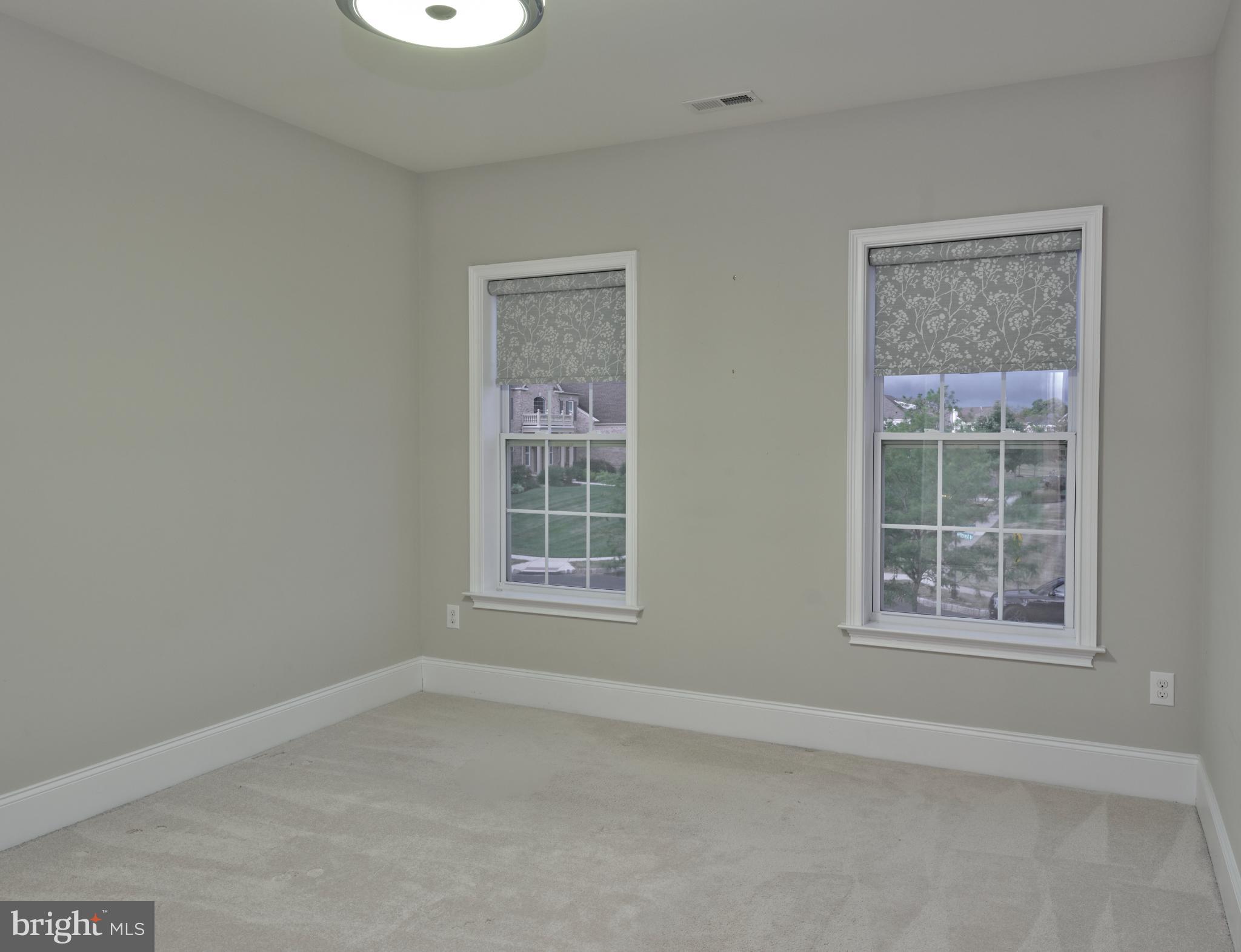 ESTATE AT MILL CREEK - Residential