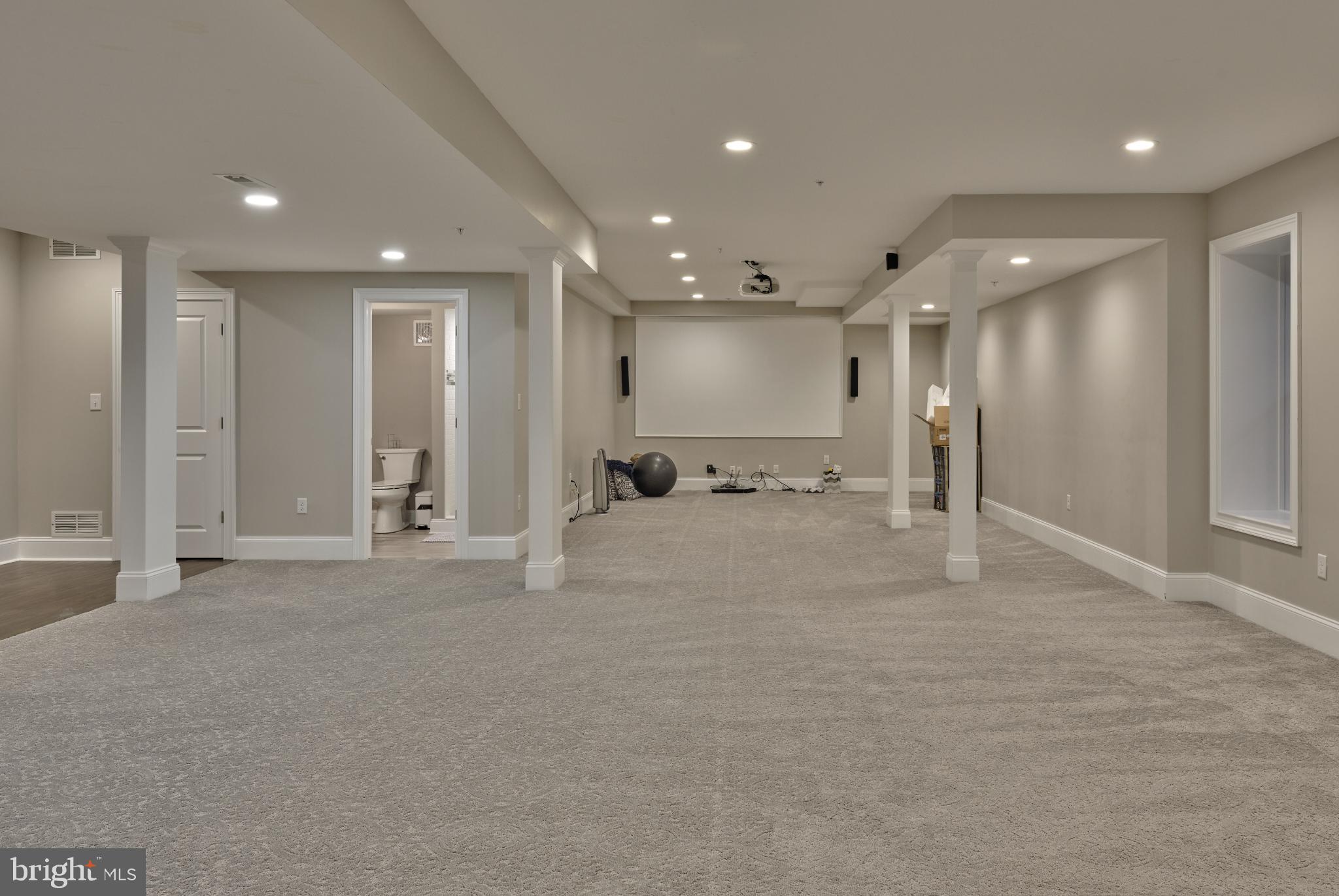 ESTATE AT MILL CREEK - Residential