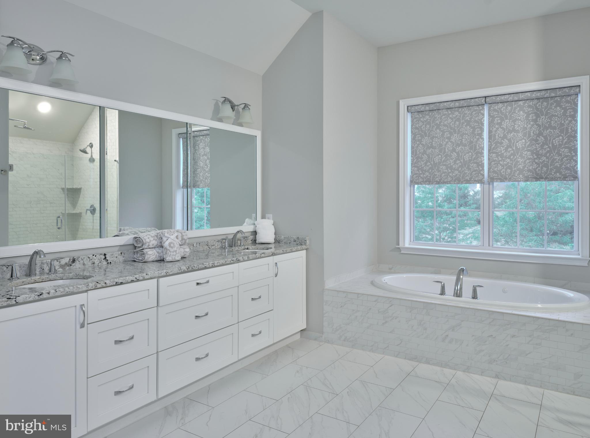 ESTATE AT MILL CREEK - Residential