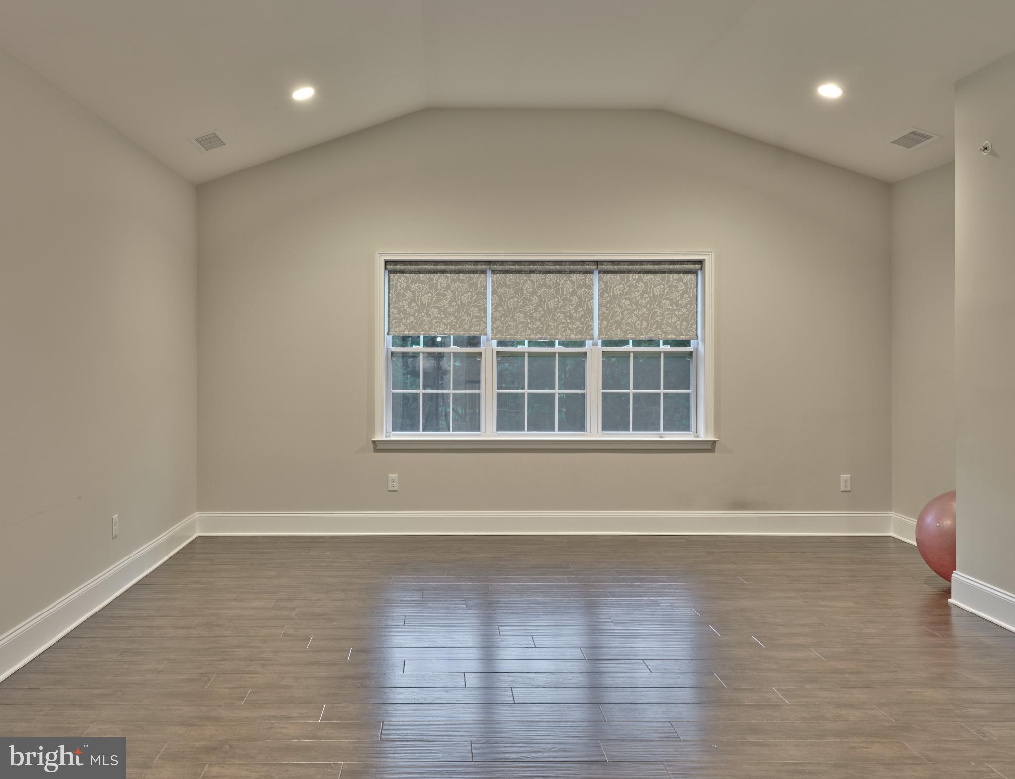ESTATE AT MILL CREEK - Residential