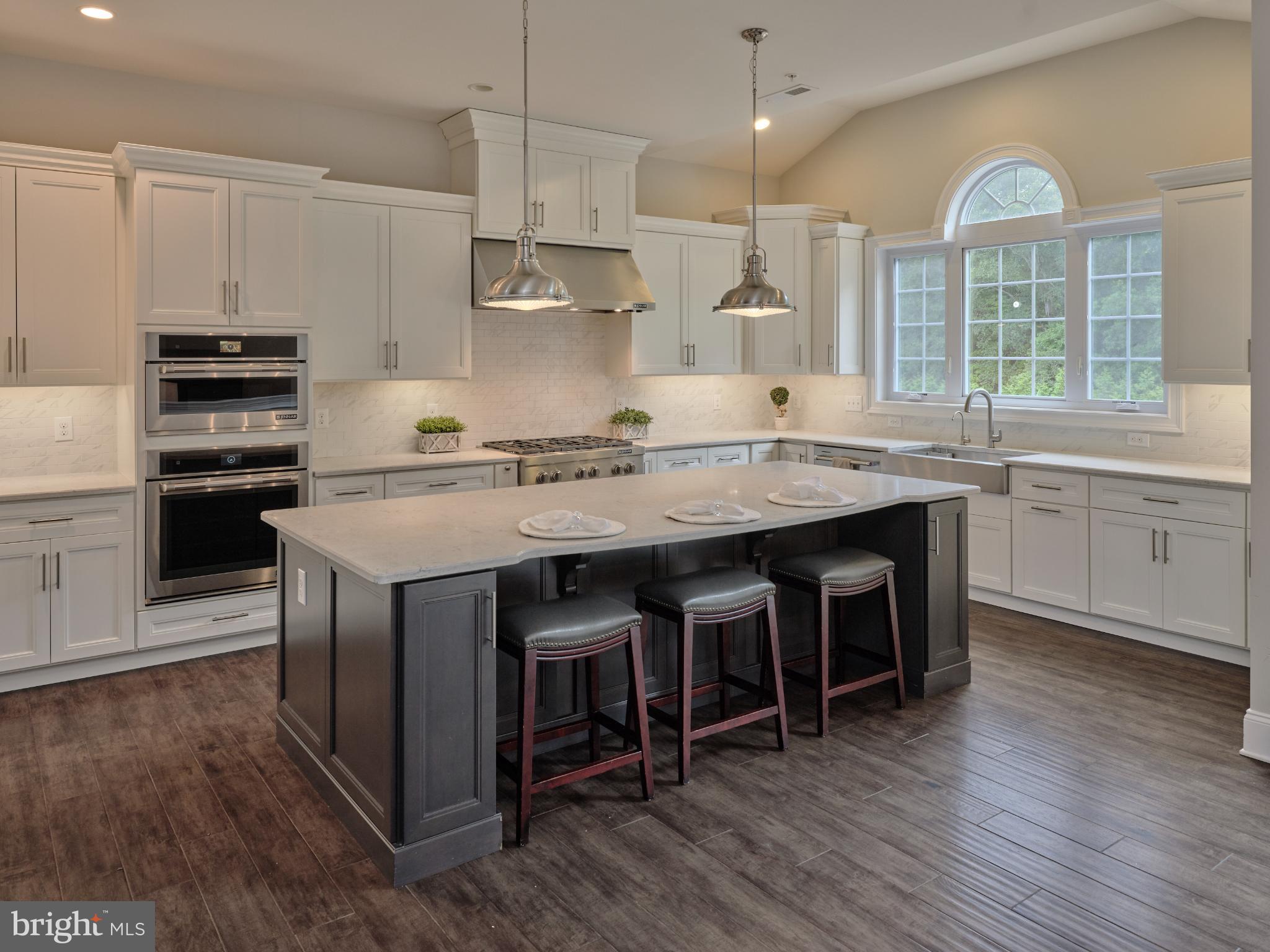 ESTATE AT MILL CREEK - Residential