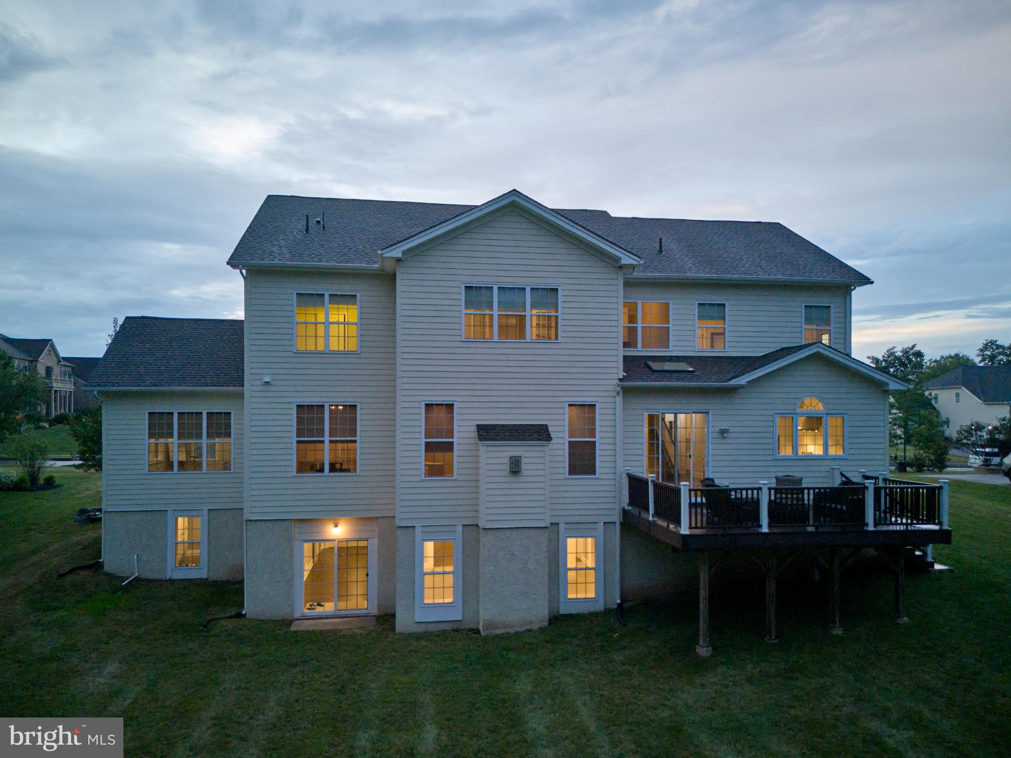 ESTATE AT MILL CREEK - Residential