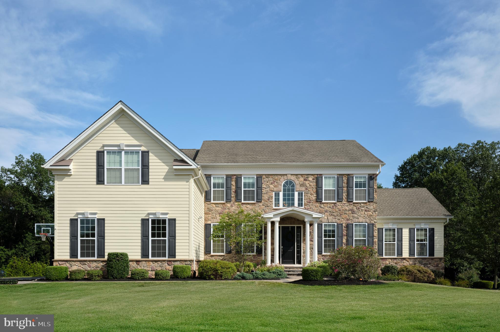 ESTATE AT MILL CREEK - Residential