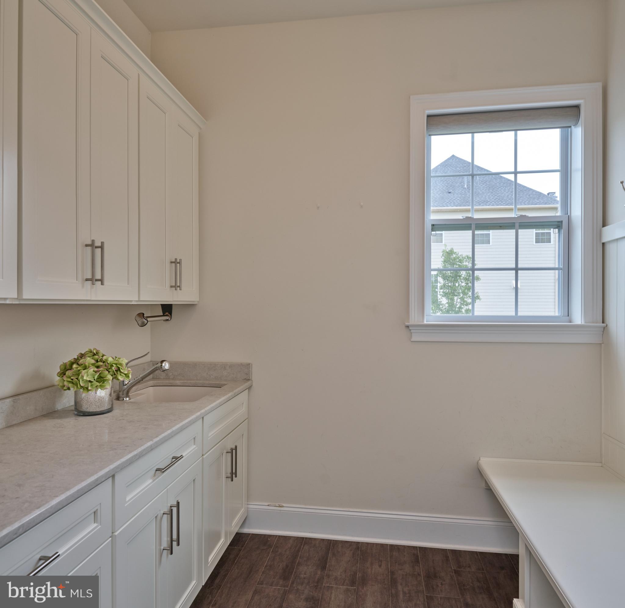 ESTATE AT MILL CREEK - Residential
