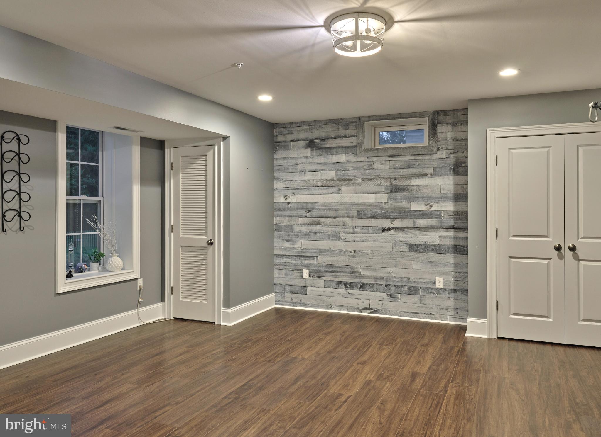 ESTATE AT MILL CREEK - Residential