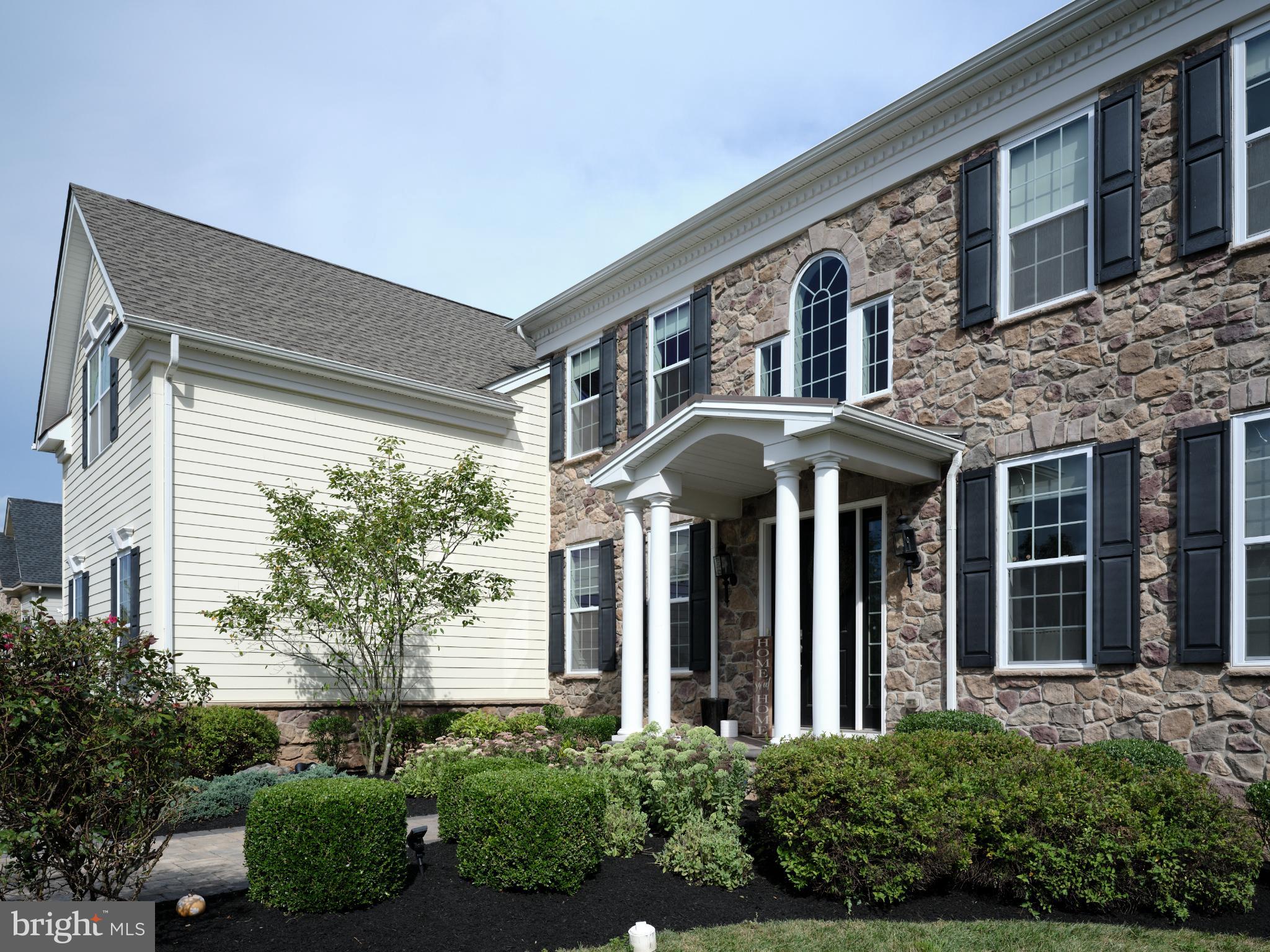ESTATE AT MILL CREEK - Residential