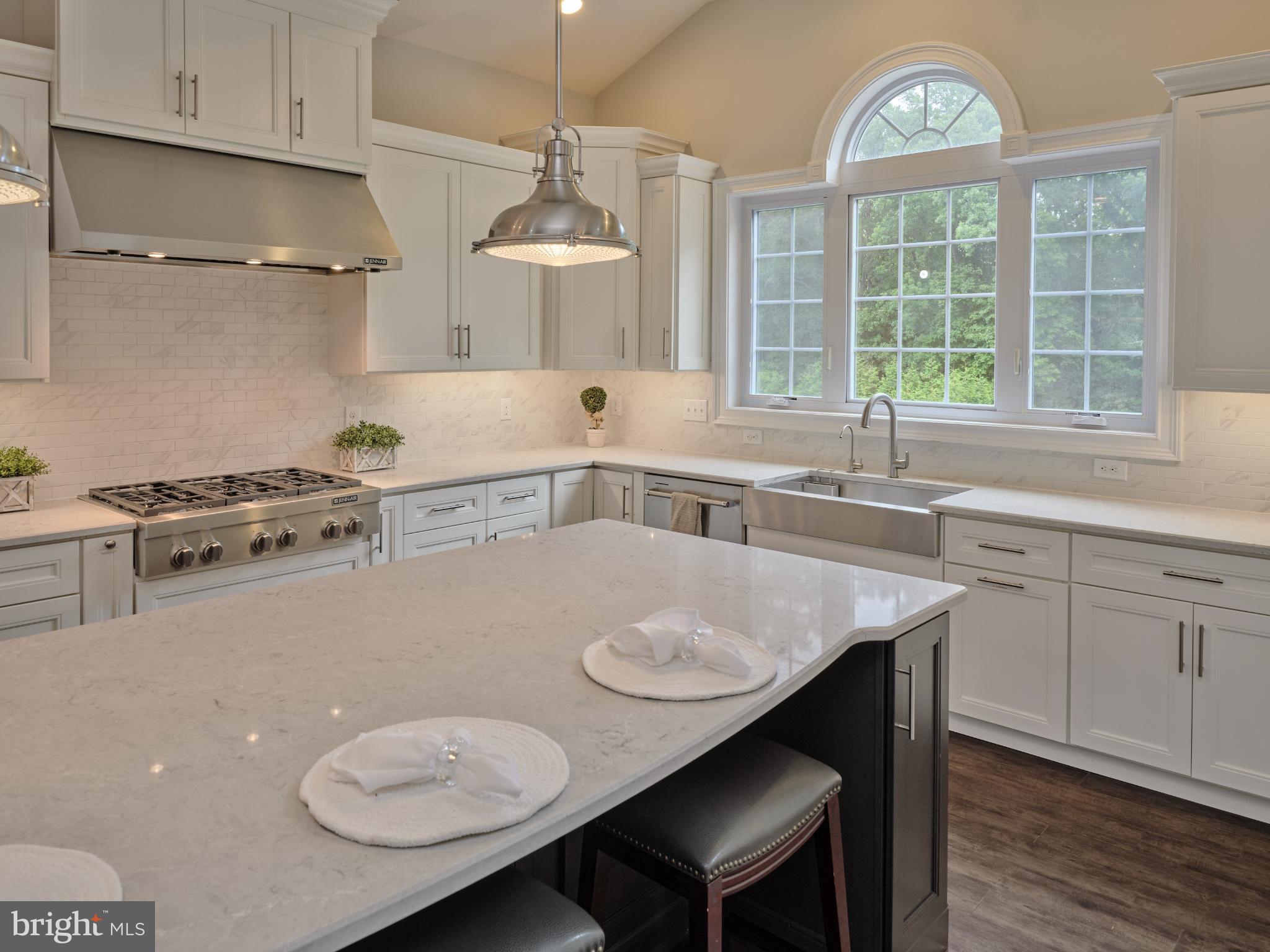 ESTATE AT MILL CREEK - Residential