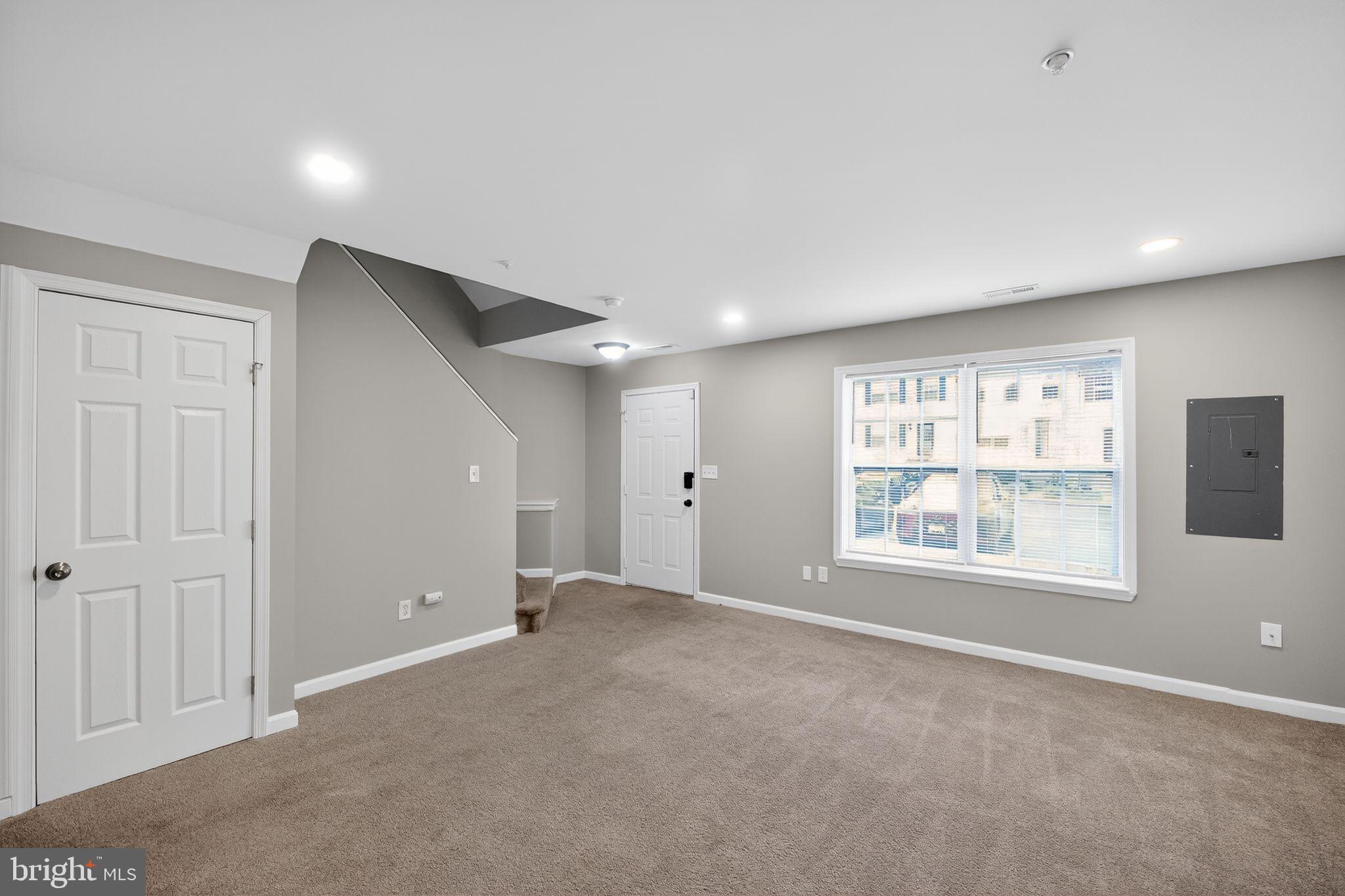 KINGS POINT - Residential