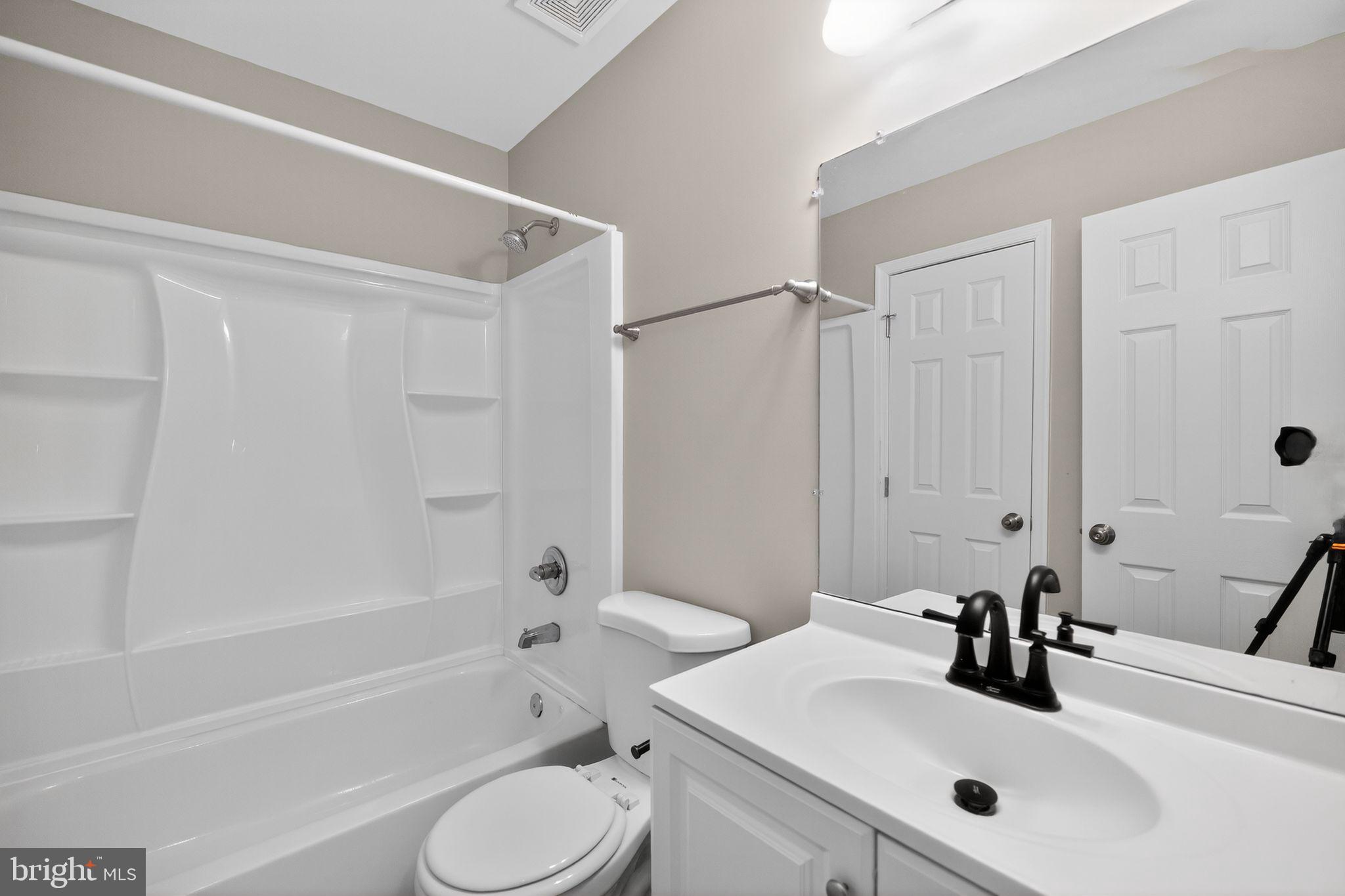 KINGS POINT - Residential