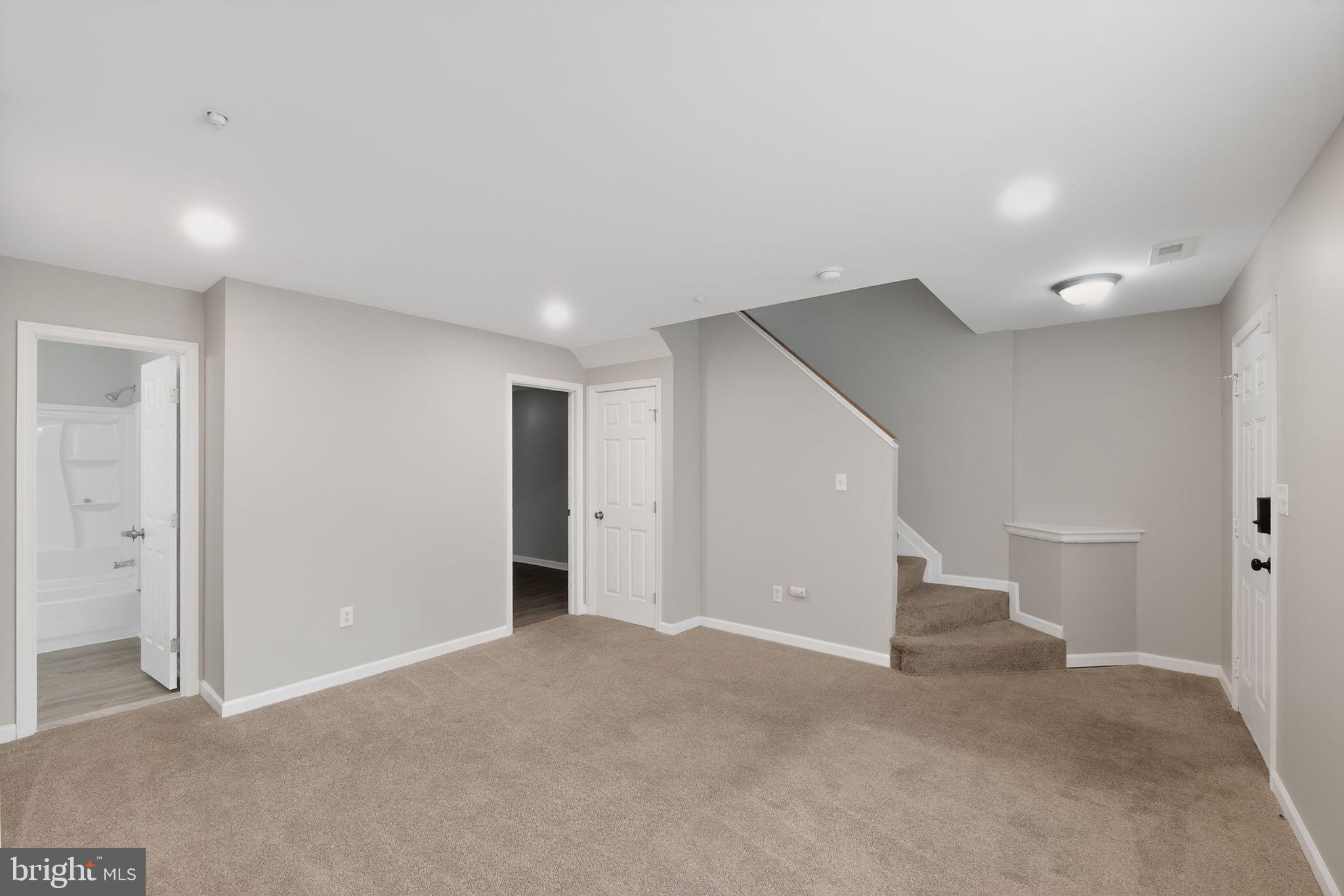 KINGS POINT - Residential