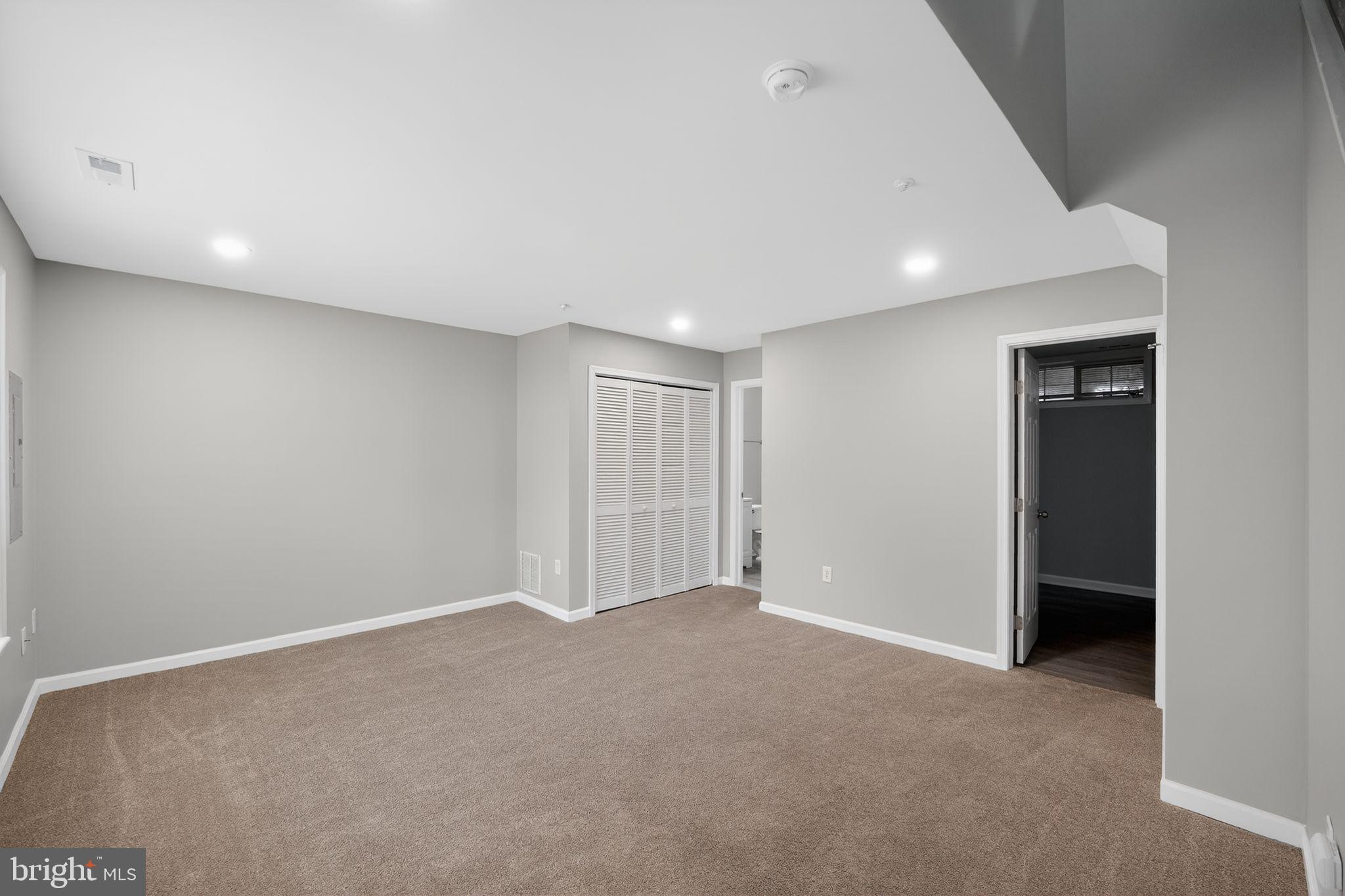 KINGS POINT - Residential