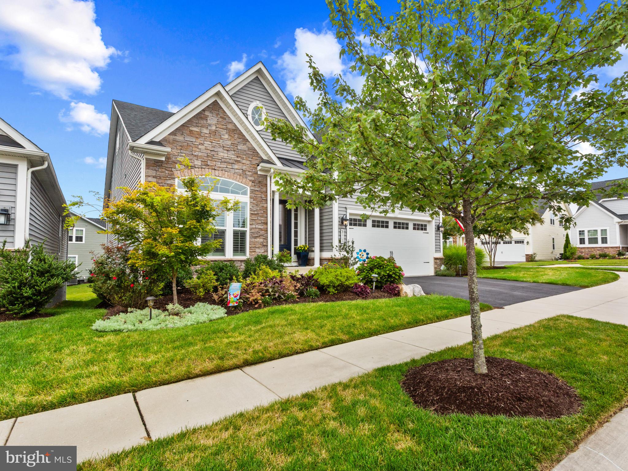 3102 MEANDER BND