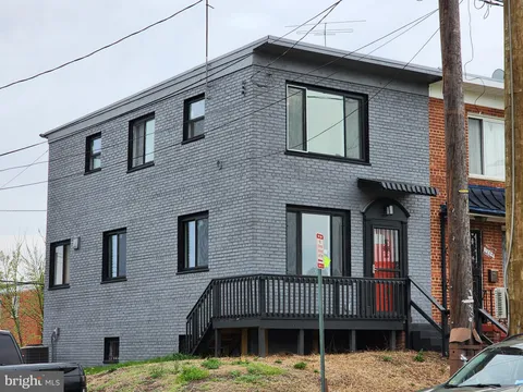 MLS: DCDC2193166