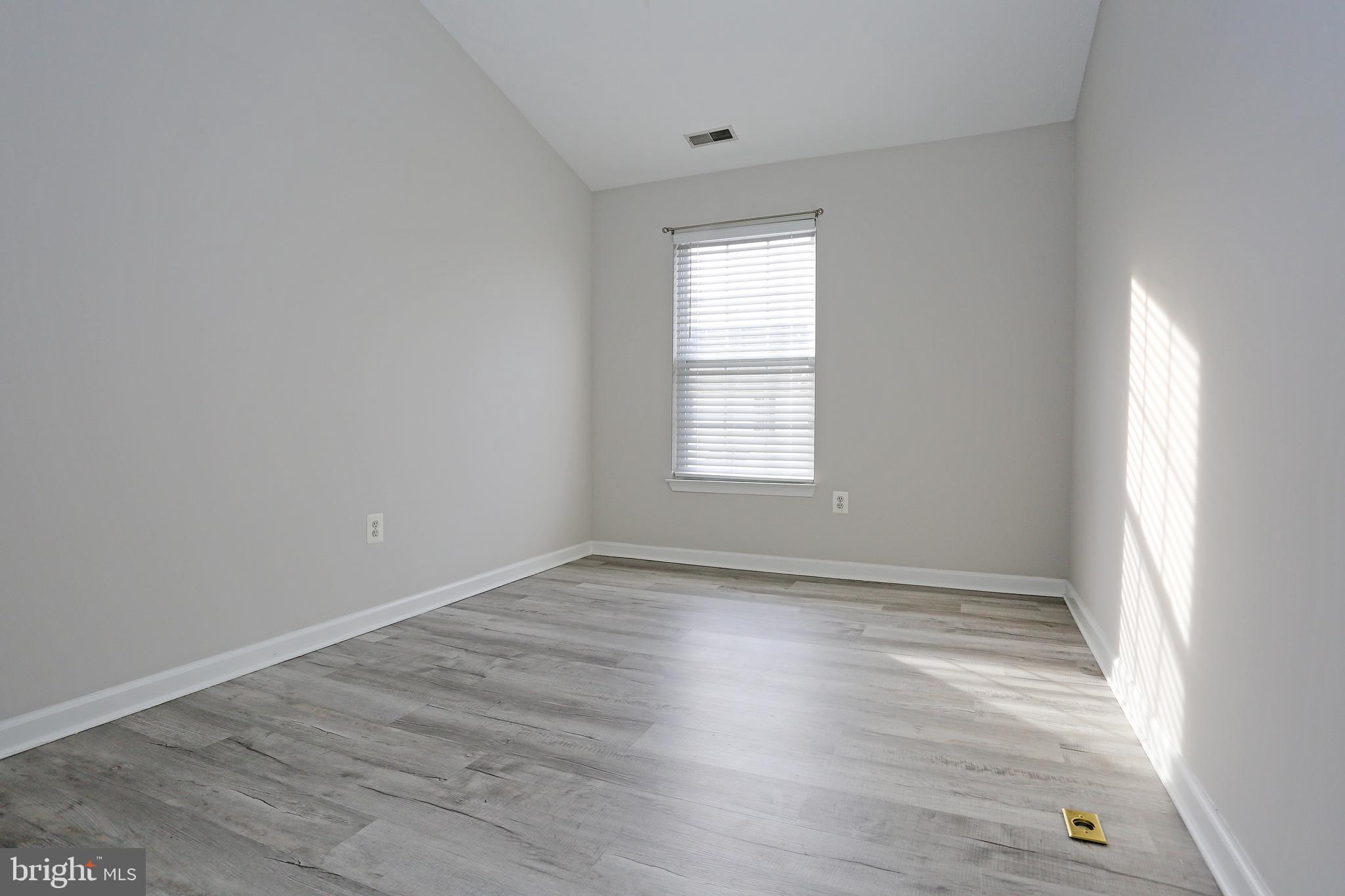 EATON SQUARE - Residential