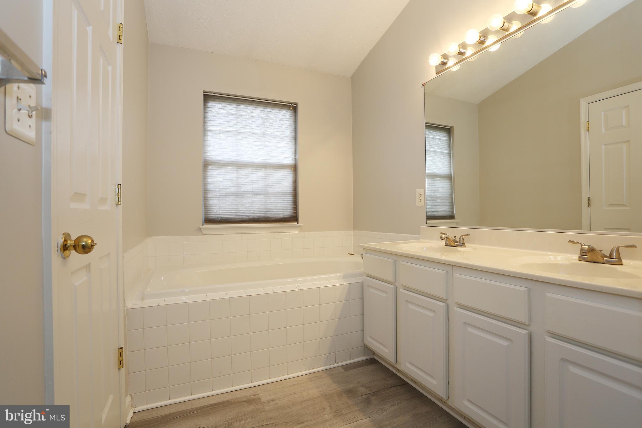 EATON SQUARE - Residential