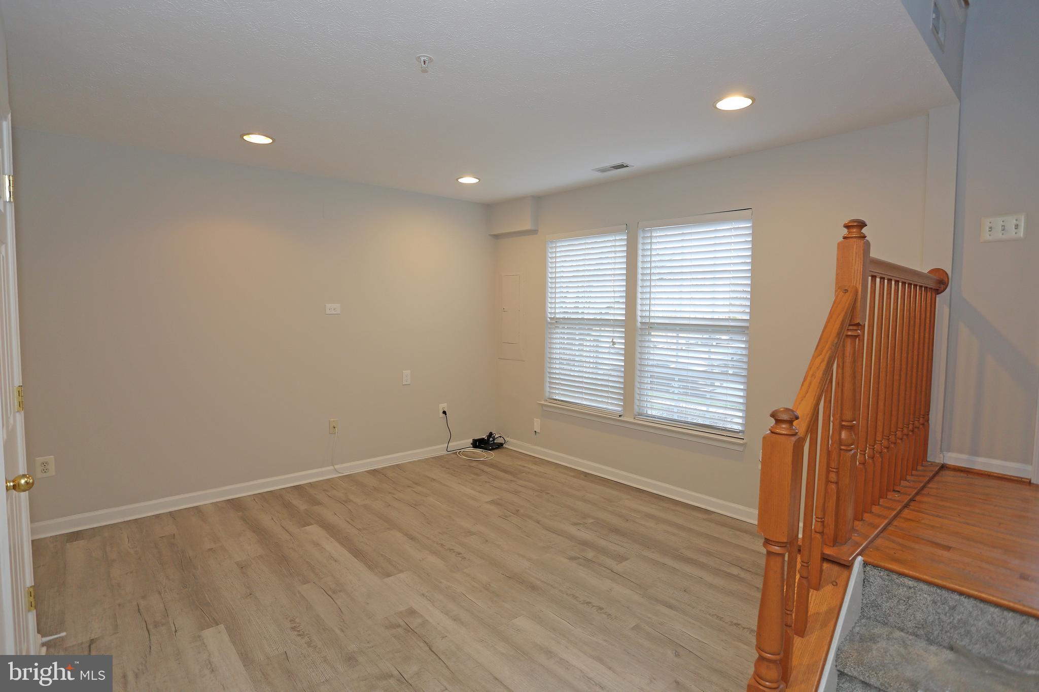 EATON SQUARE - Residential