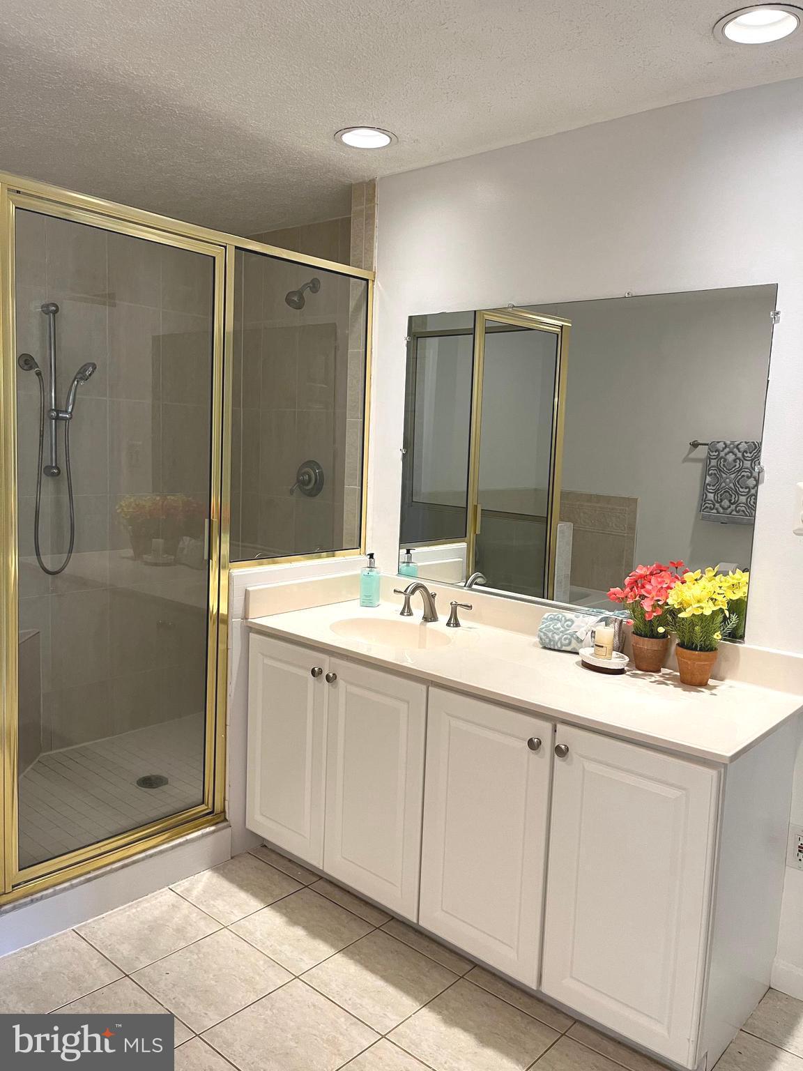 MCKINSEY WOODS - Residential